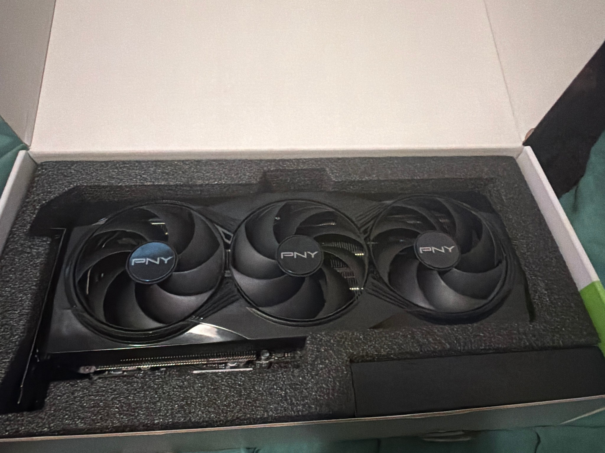 PNY GeForce RTX 5080 Overclocked Triple Fan