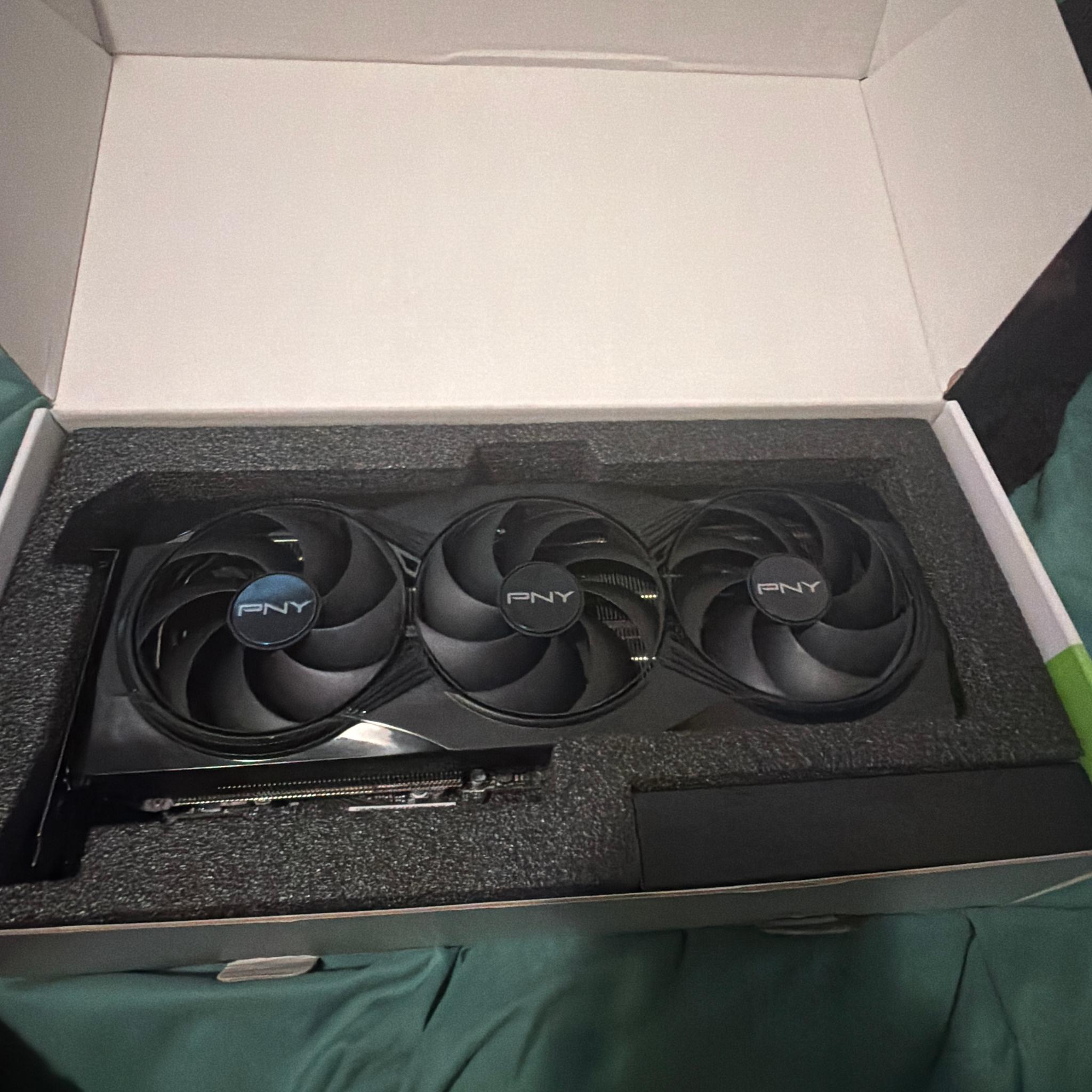 PNY GeForce RTX 5080 Overclocked Triple Fan