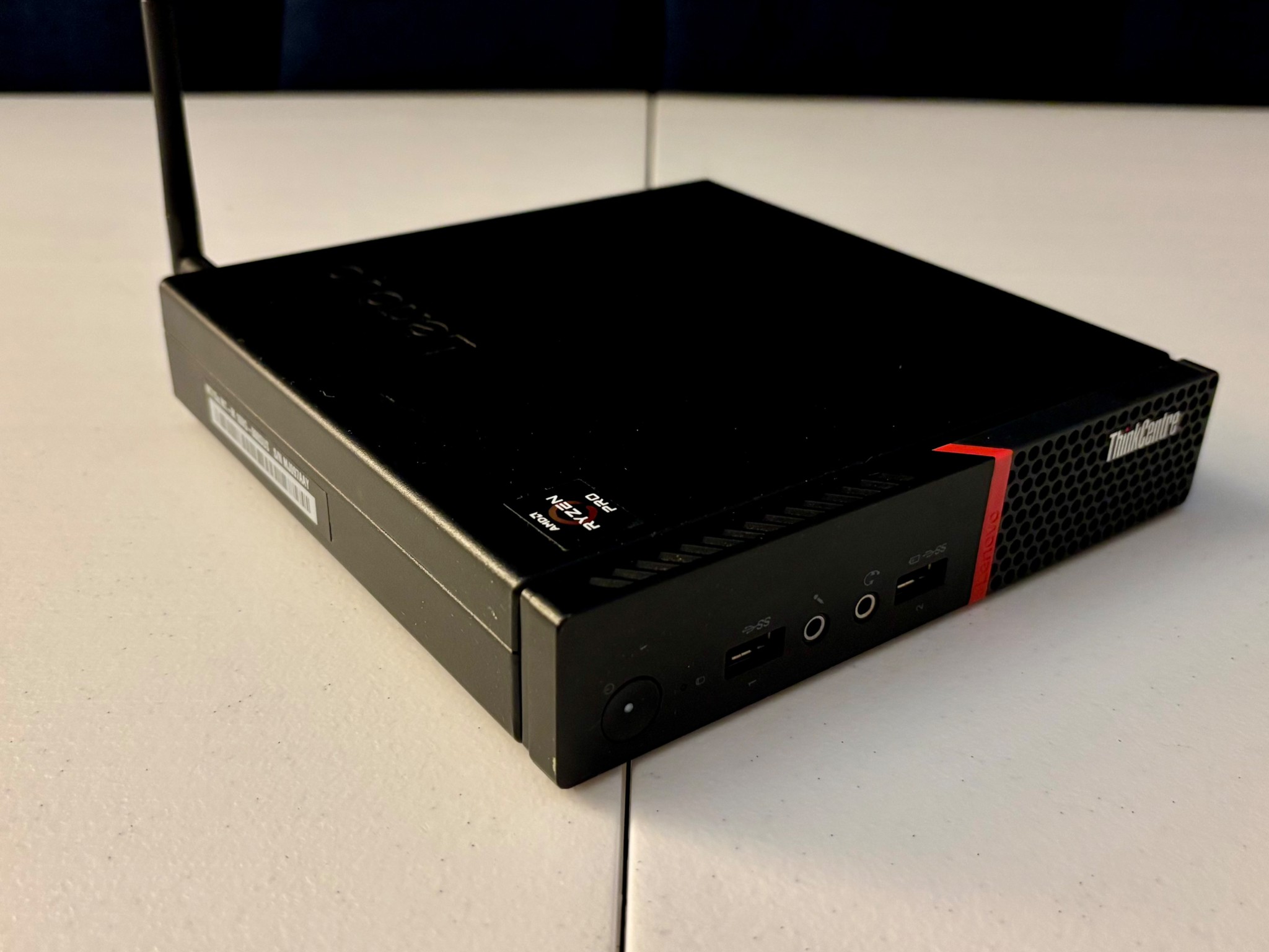 LABOR DAY SALE: Lenovo 715q Tiny PC – 2400GE | Vega 11 | SSD | WiFi | Bazzite | Budget SteamDeck