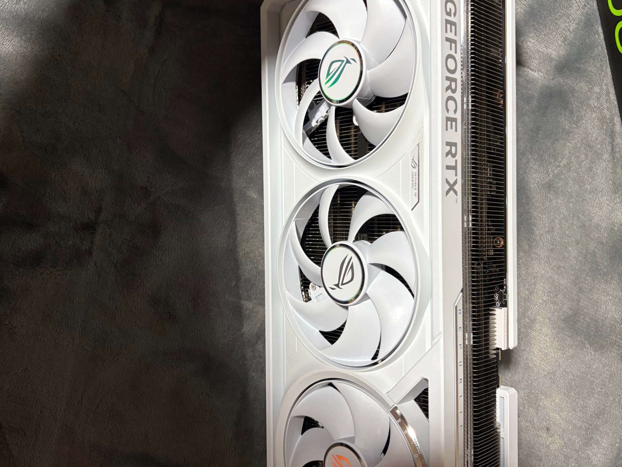 Barely used! Asus ROG astral 5080 OC in white!