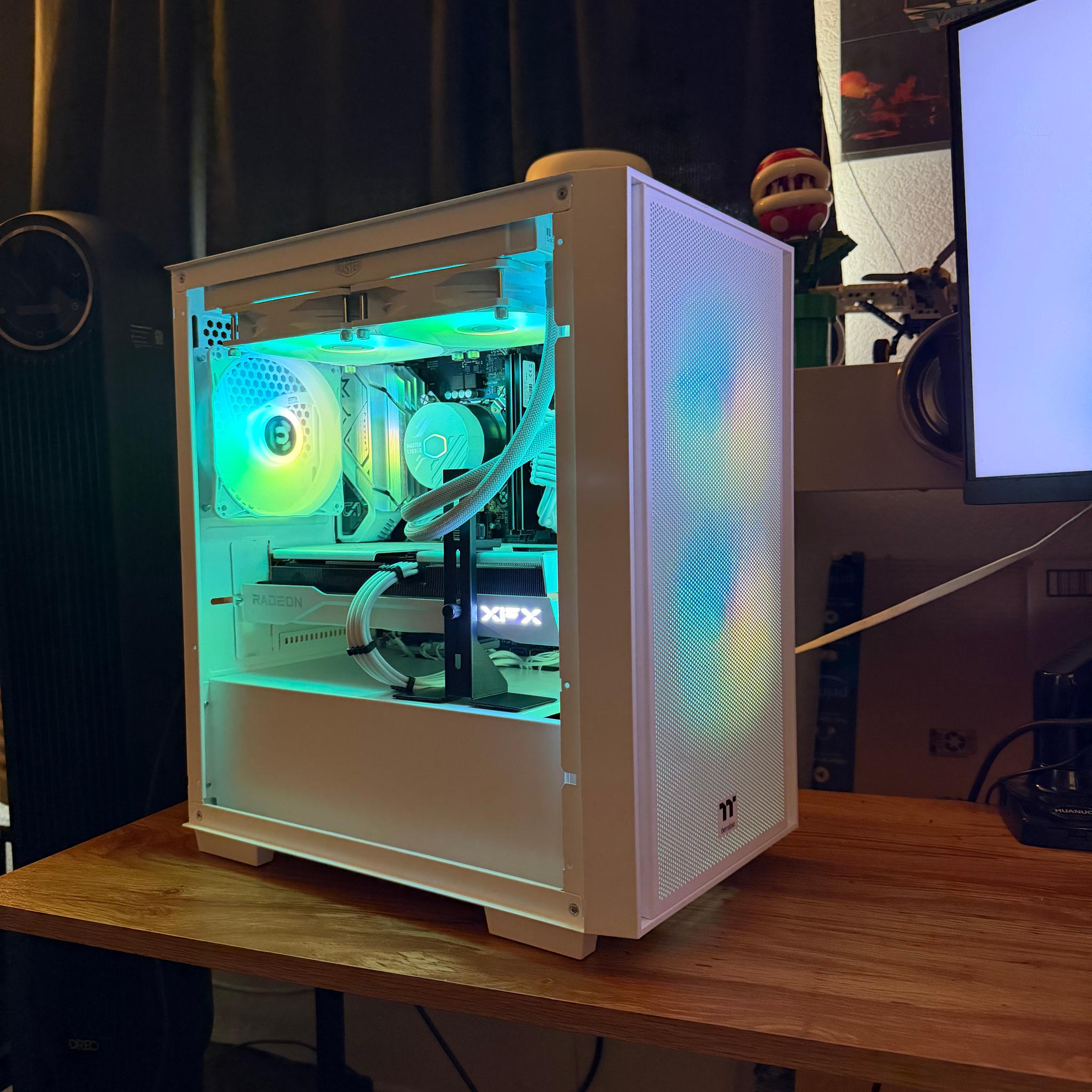 ❄️🧊 White Out 🧊❄️ Intel Gaming PC! i5-13600K | 9060XT 16GB | 1TB SSD | 32GB DDR4 | Free Shipping!