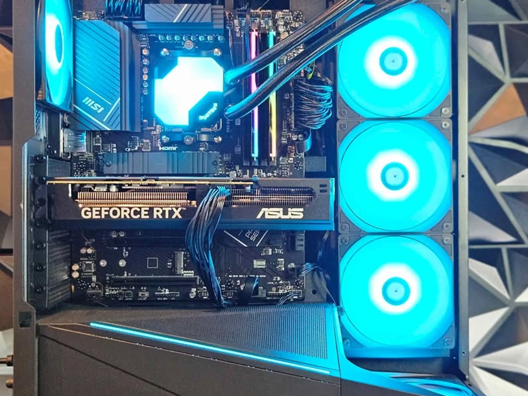 ⚪⚫️Stealth⚫️⚪ Gaming PC ( Ryzen 7 + RTX 4070 Super)