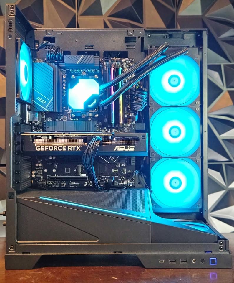 ⚪⚫️Stealth⚫️⚪ Gaming PC ( Ryzen 7 + RTX 4070 Super)