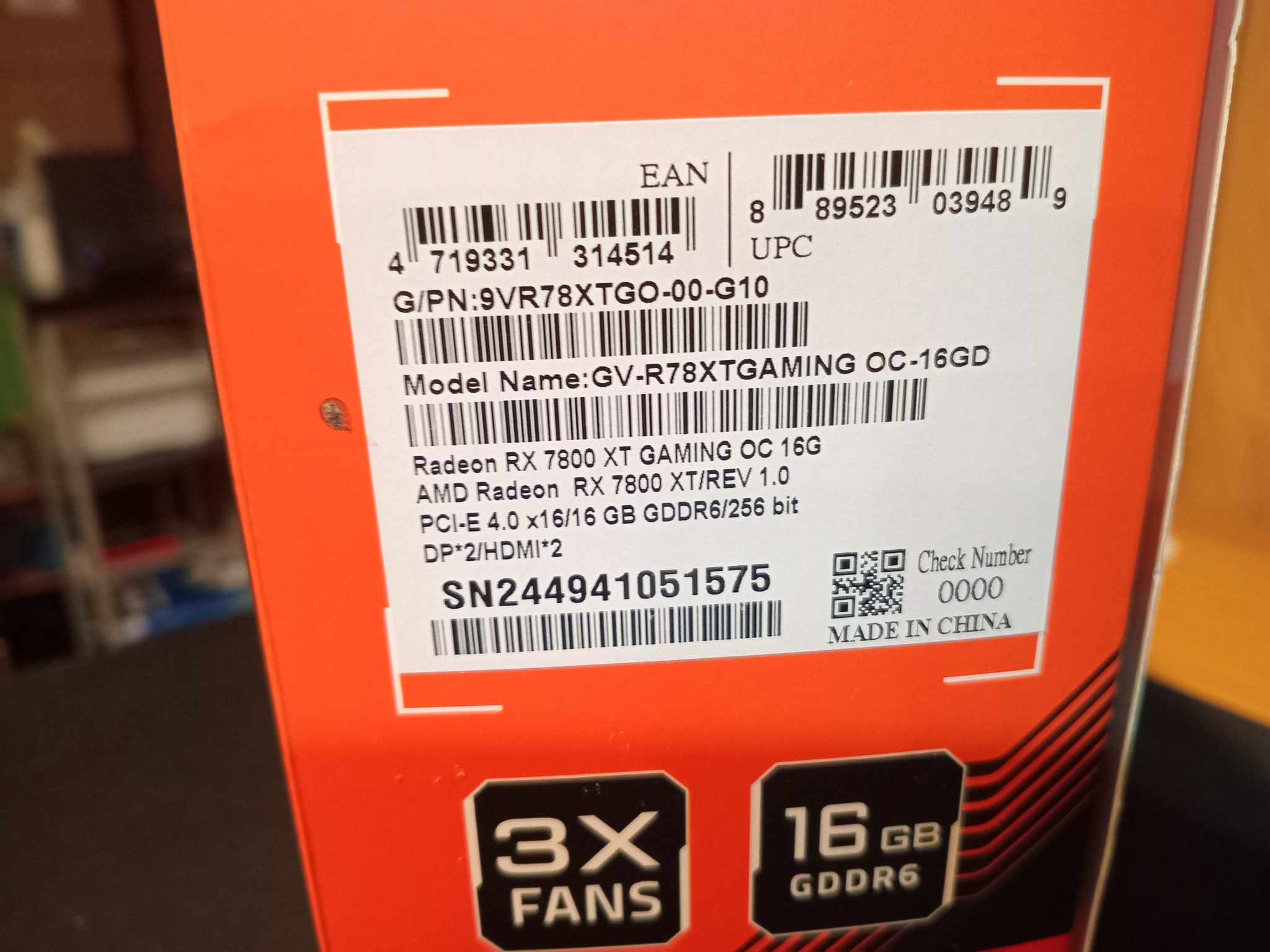 GIGABYTE Radeon RX 7800 XT GAMING OC 16G