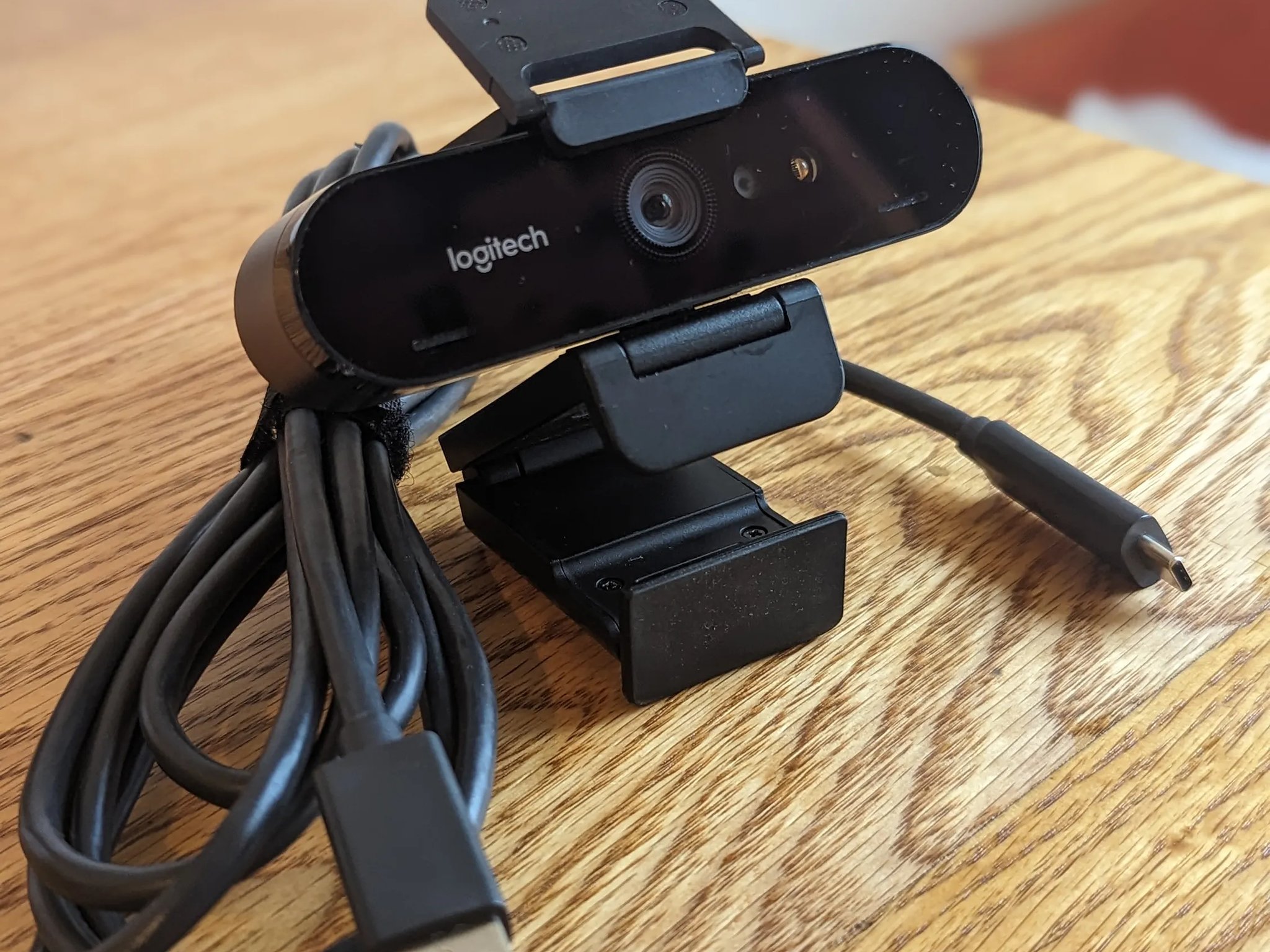 Logitech Brio 4K Webcam, Ultra 4K HD, Noise-Canceling mic, Auto Light Correction, Wide Field of View