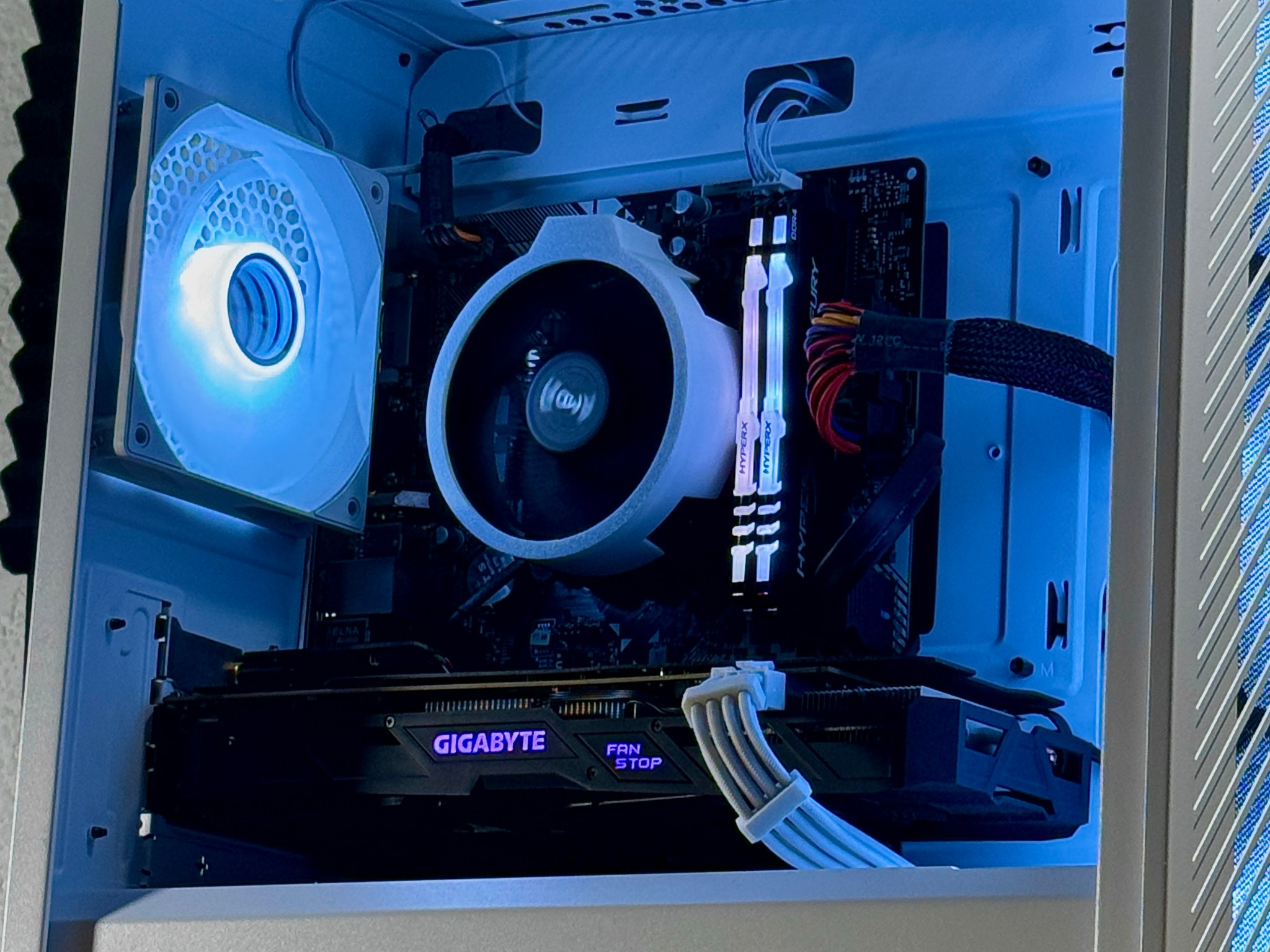 🔥⚪️ Starter Gaming PC | GTX 1060 6GB | Ryzen 3 2300X | 16GB DDR4 | 500GB SATA SSD | WIFI + BT