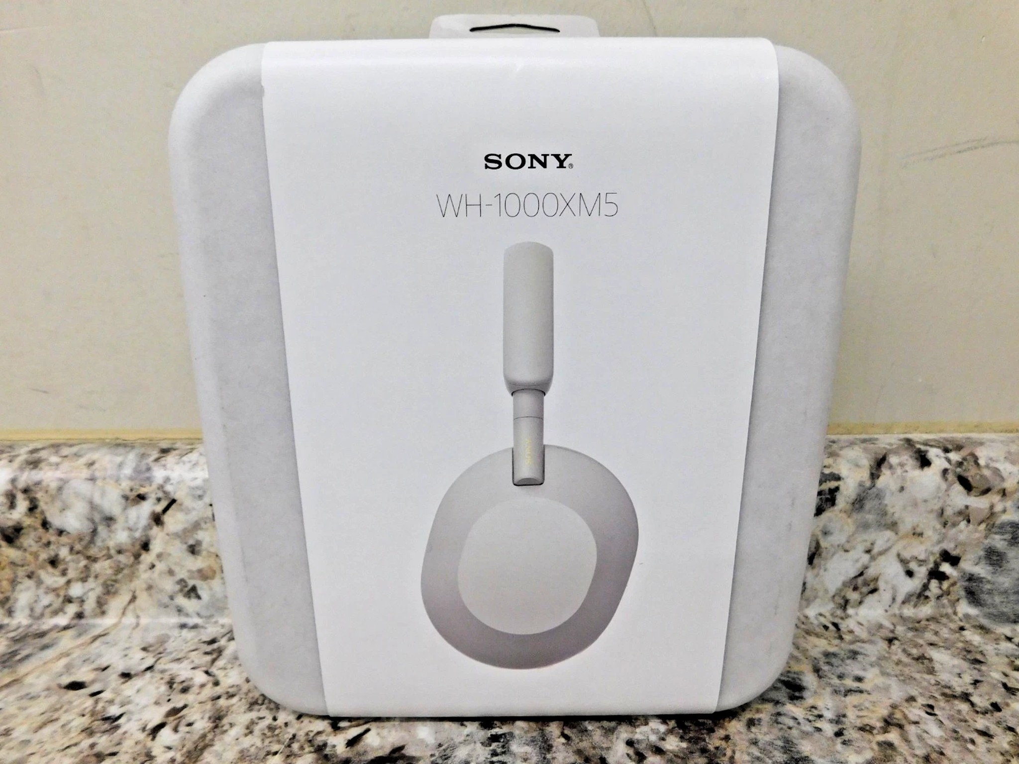 NEW BNIB! Sony WH-1000XM5 Wireless Over-Ear Bluetooth Headphones White