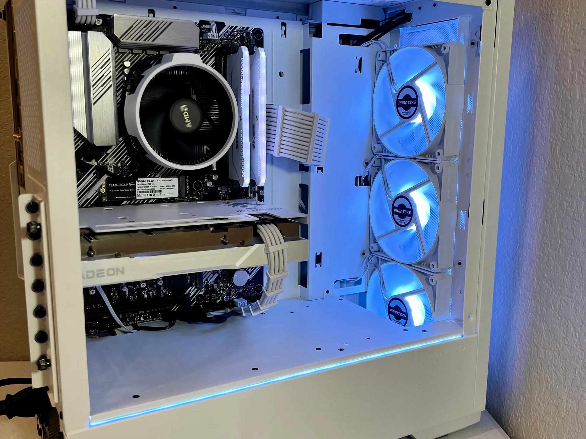 Ryzen 5 5600 | AMD Radeon RX 6650XT | White Theme Gaming PC