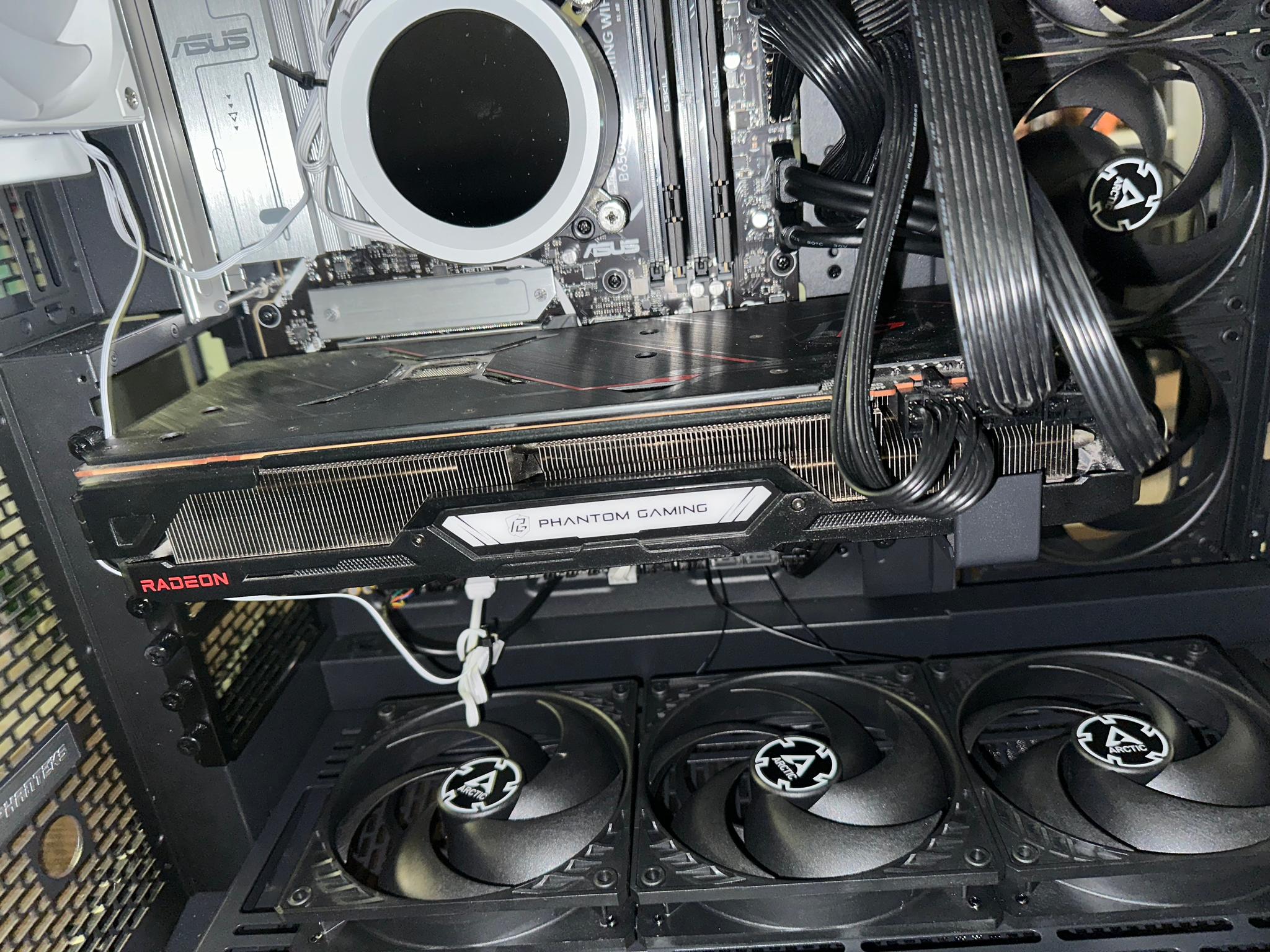AMD Radeon RX 6900 XT - Image 2