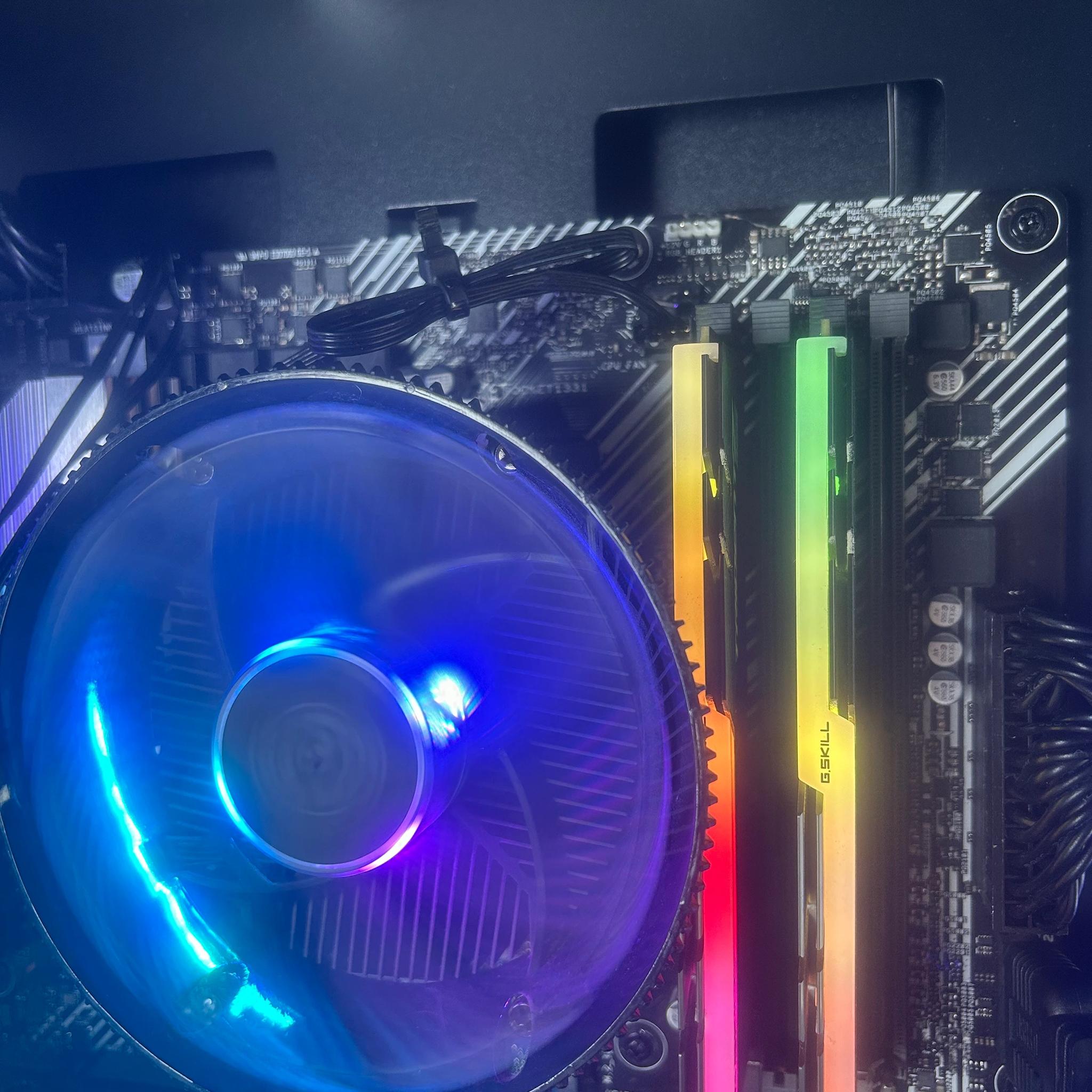 🔥 Ember 🔥 Ryzen 5 3600, RX 5700 XT, 1TB SSD, 16GB Ram
