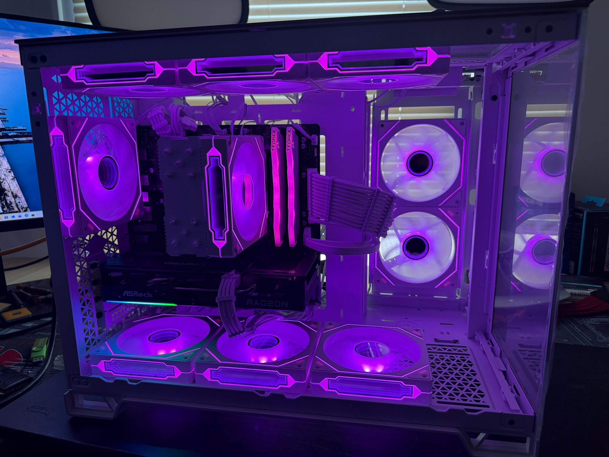 🖥️ Custom White RGB Gaming PC| 5 7500F |  9060XT  | 32GB RAM  |  Ultra-Cooled | 🖥️