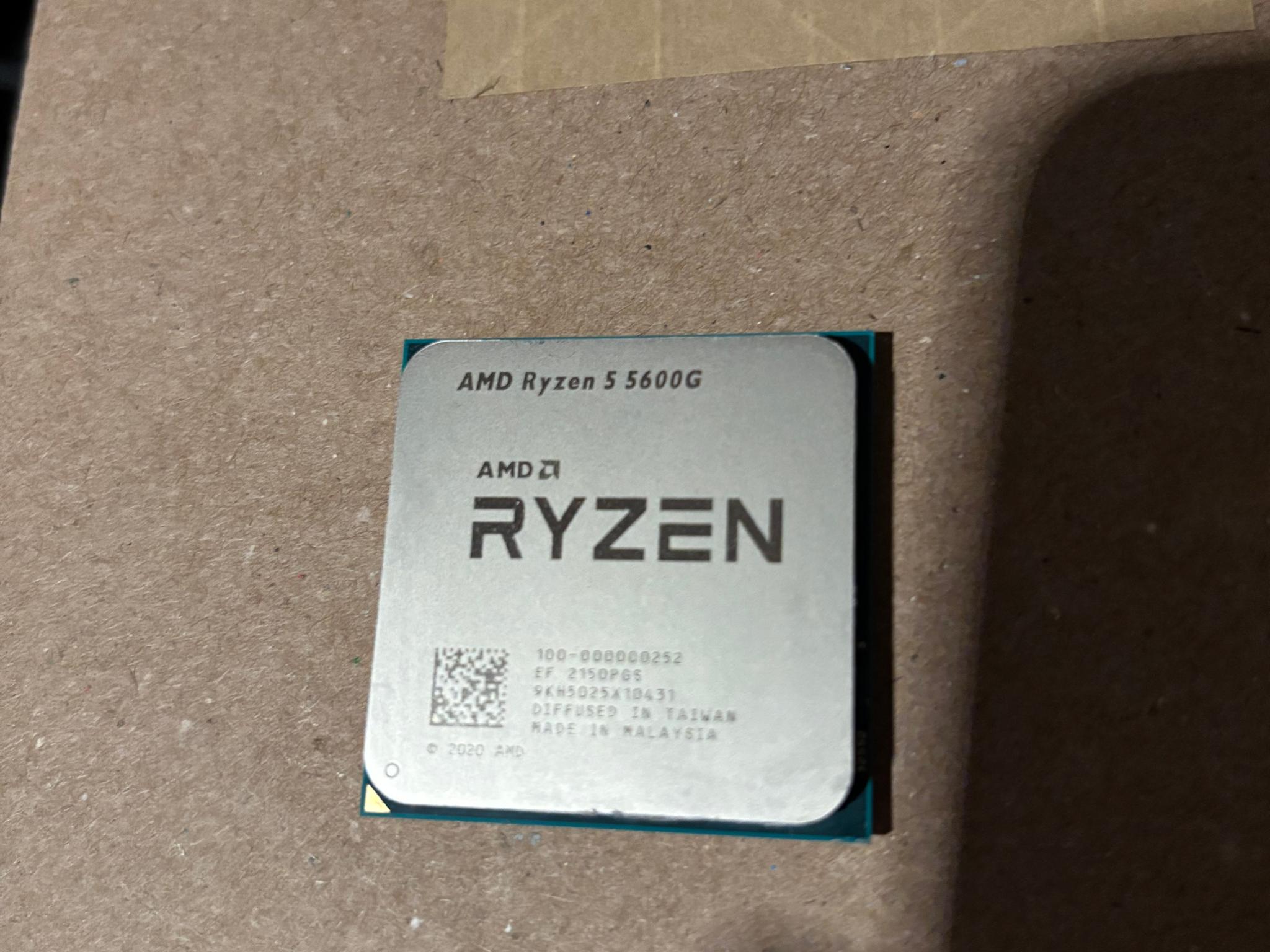AMD Ryzen 5 5600G Processor CPU 6-Core 12-Thread Model 100-000000252