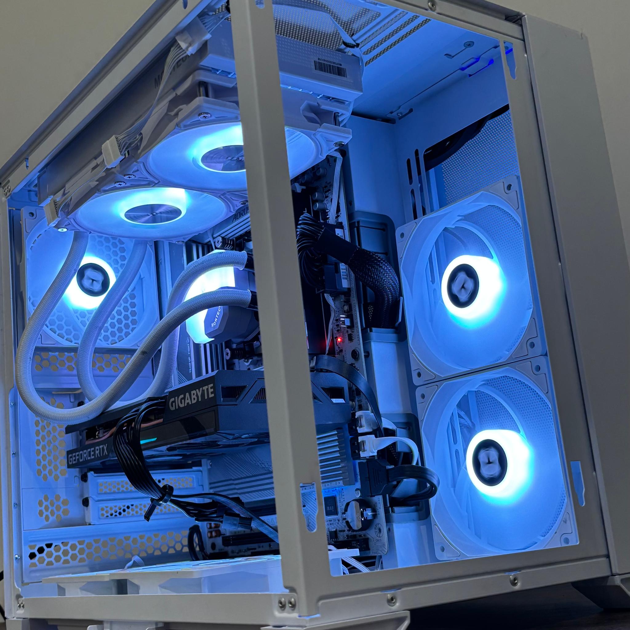 🤍 WHITE AM5 GAMING PC | Ryzen 7 9700X | RTX 3060 12GB | 32GB DDR5