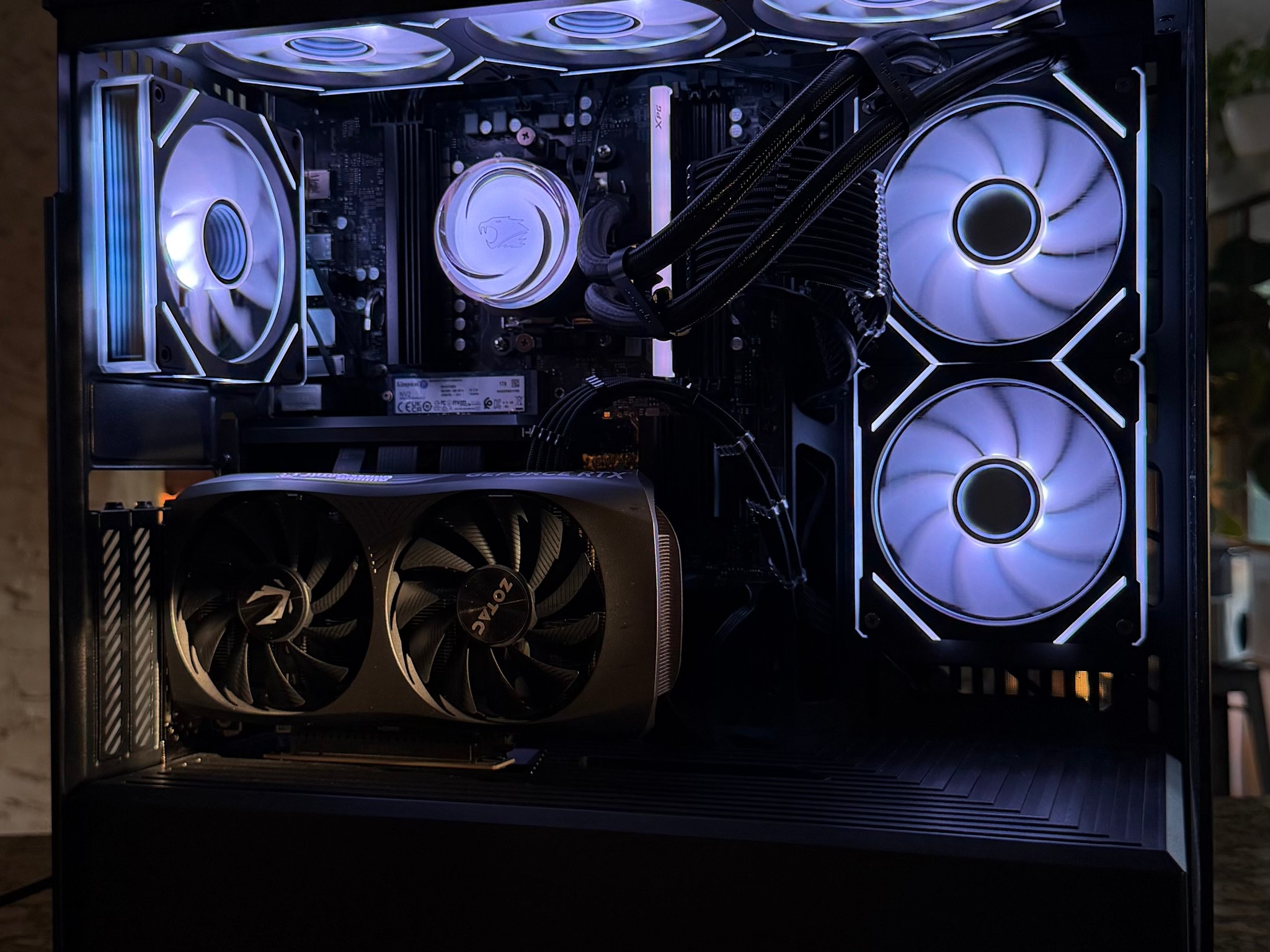 Ryzen 7 7700 | RTX 4070 Gaming PC | Hyte Y40 | 1TB NVMe | DDR5