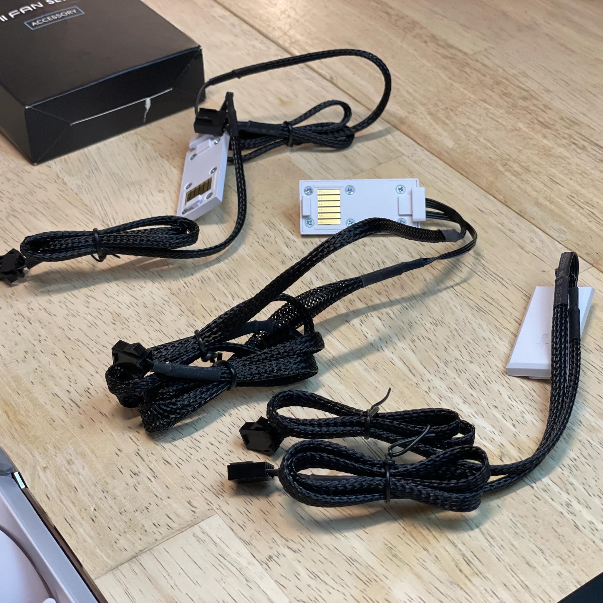 Lian-Li UNI FAN SL120 3-Pack White Edition (Copy 1)