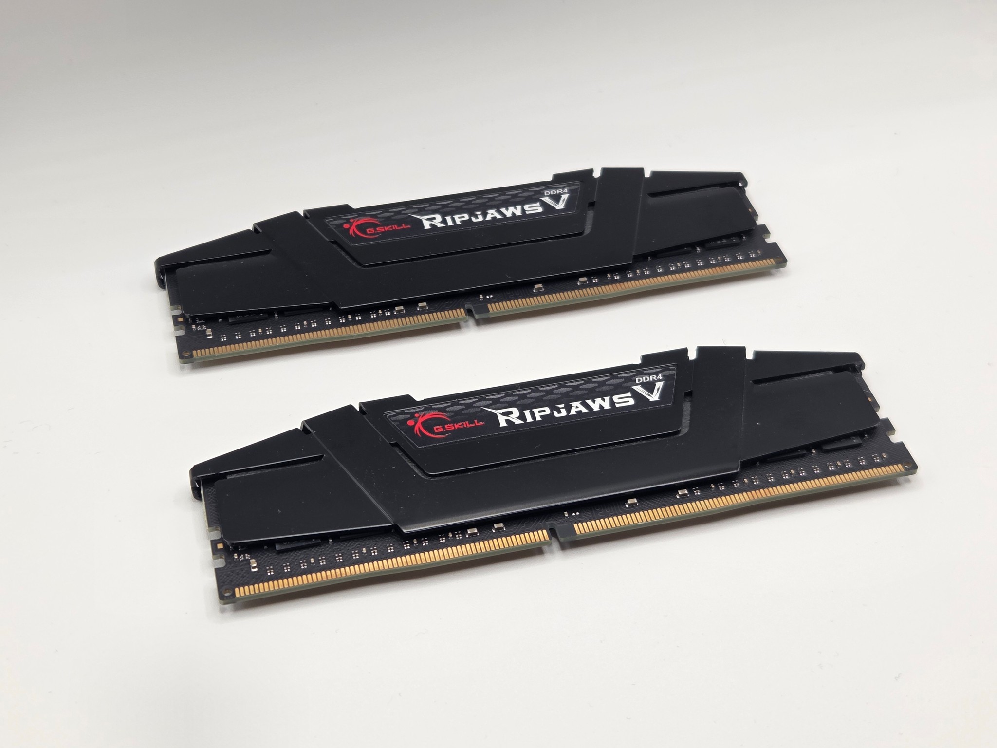 G.Skill RipjawsV CL18 DDR4-3600 64gb (32GBx2)