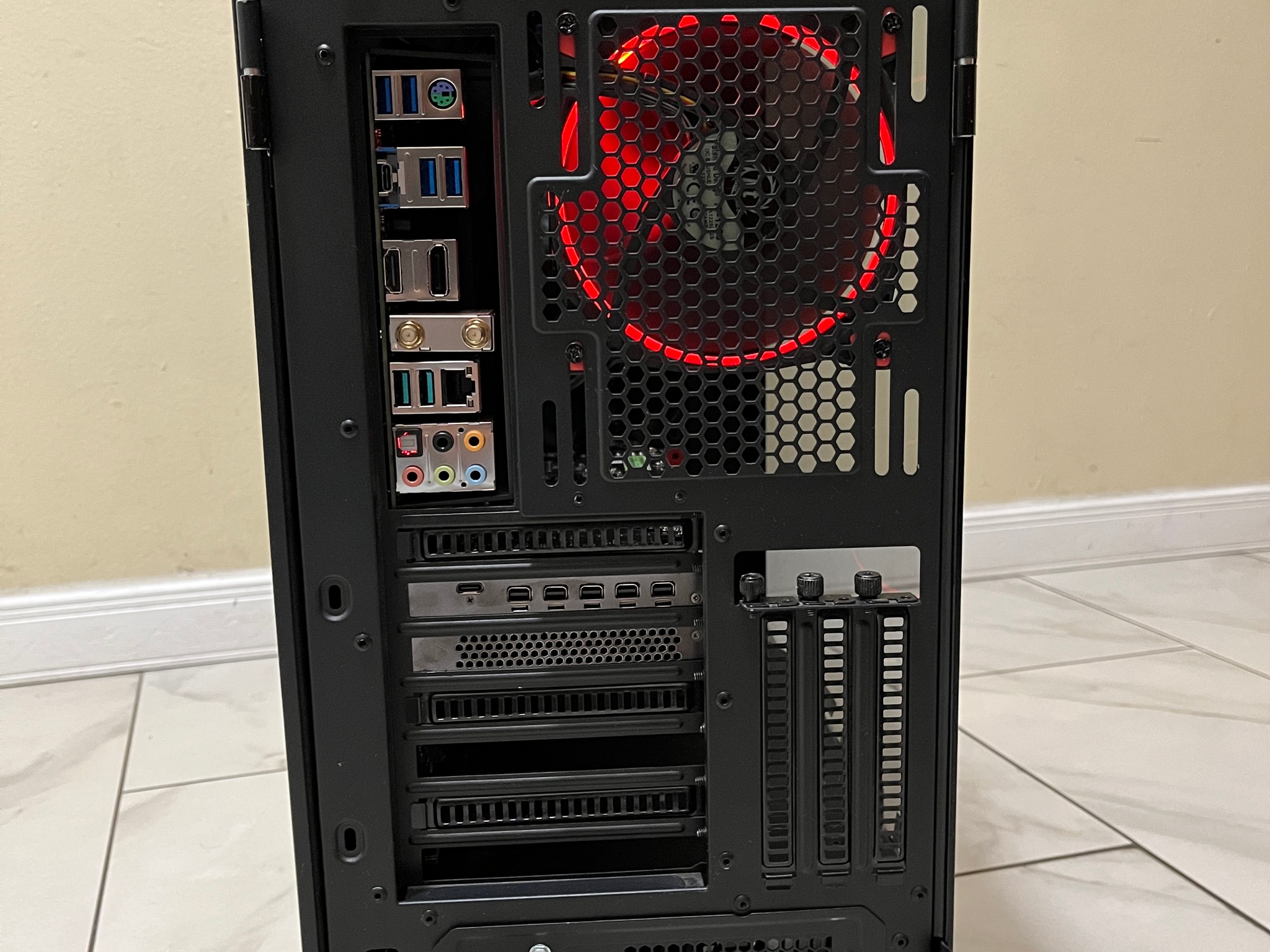🟠🔥AMD Ryzen 5 3600, AMD W5700 8GB, 12GB RAM, 500 GB SSD, High Performance Workstation Gaming PC 🖥️🟢