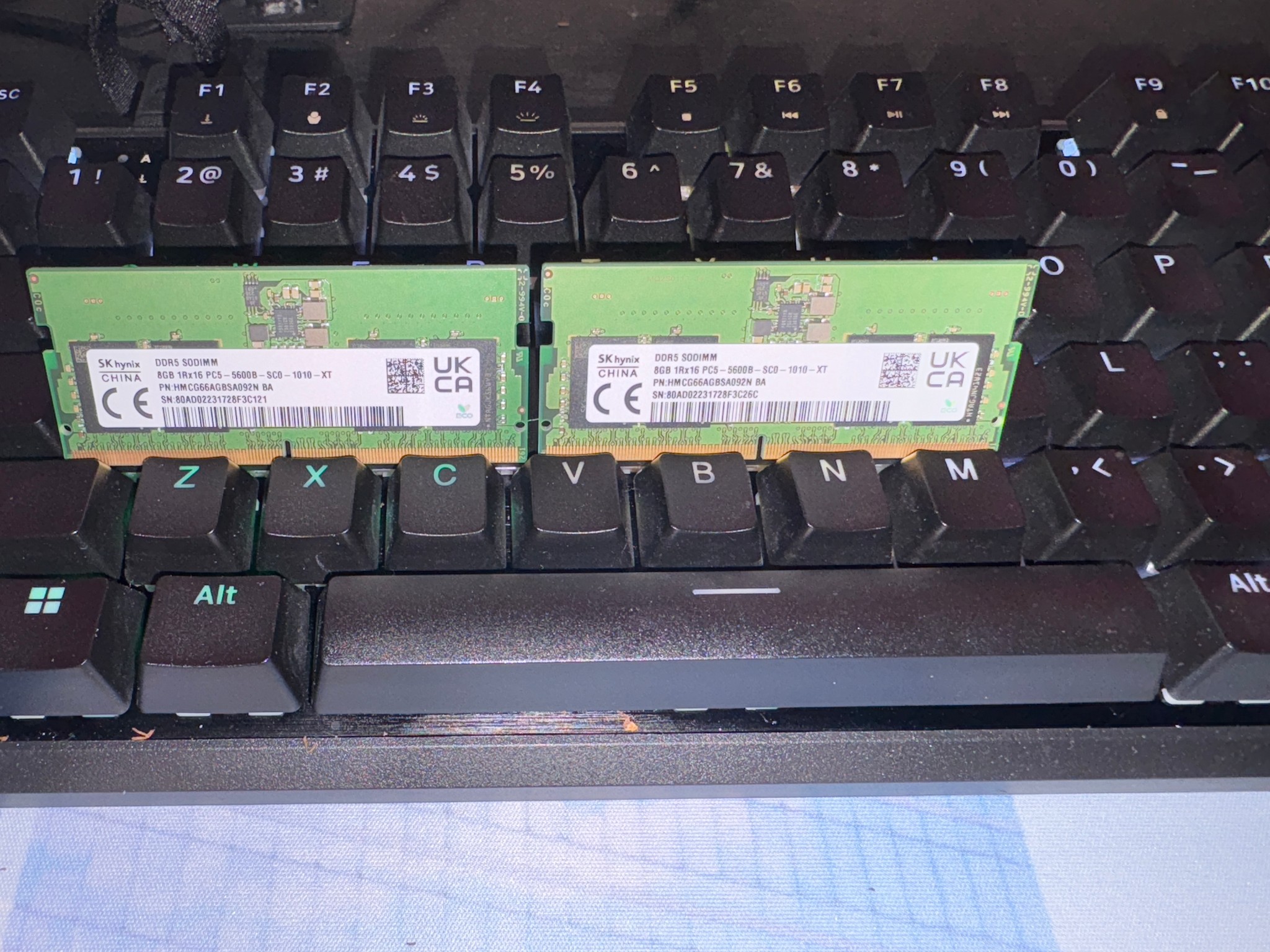 16GB (2x8GB) DDR5 5600MHz PC5-44800 SODIMM Unbuffered Non-ECC 1Rx16 CL46 1.1v SK Hyn(Hynix) Original
