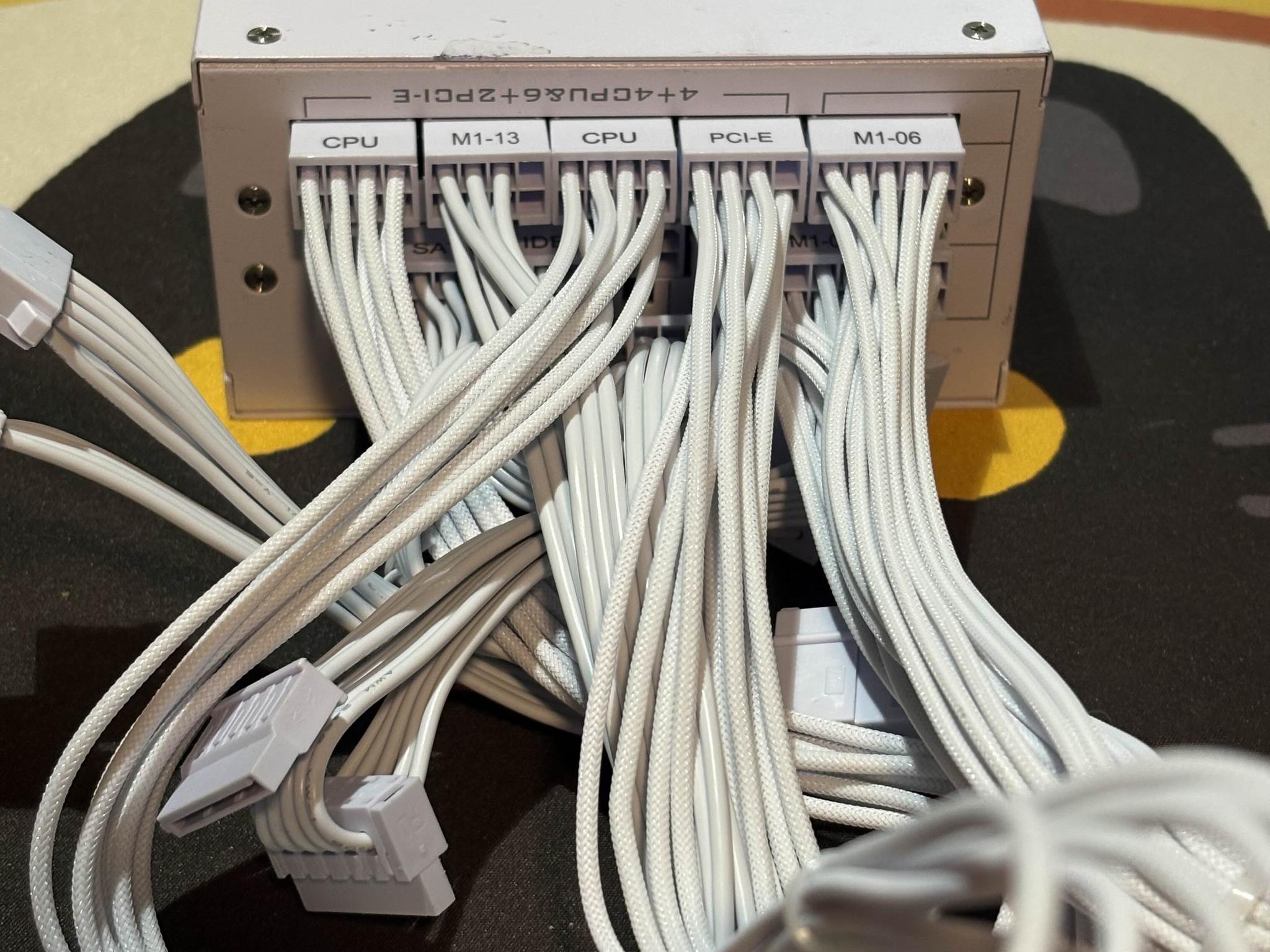 Lian Li SP850W Gold Fully Modular (White)