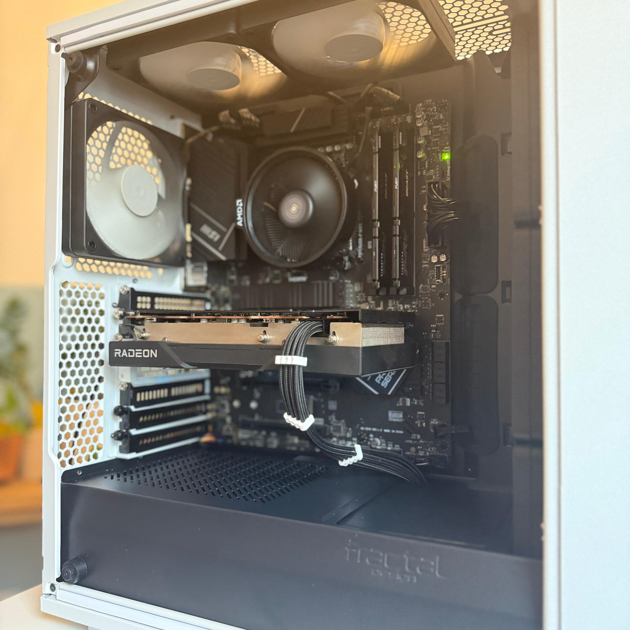 Stealthy High-End 1080p Gaming - RX 6600XT | Ryzen 5 8500G | 1TB SSD | 16GB DDR5