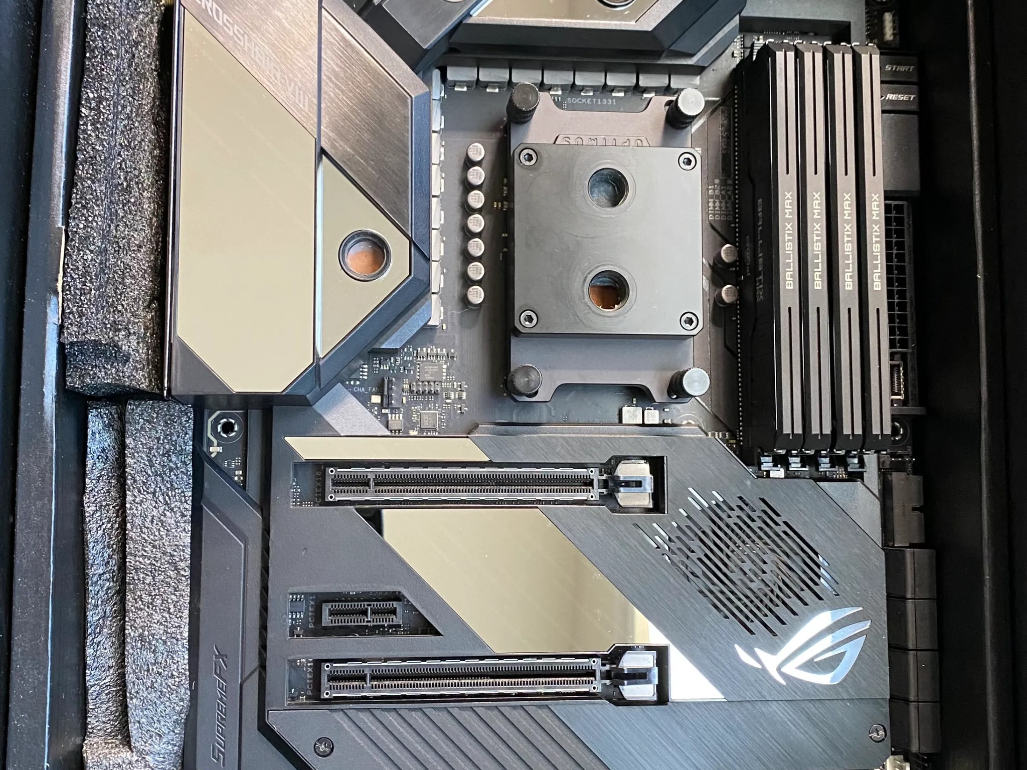 Crosshair viii formula, Ryzen 9 5950x, Crucial ballistix max DDR4 and Optimus Cooling Cpu Block