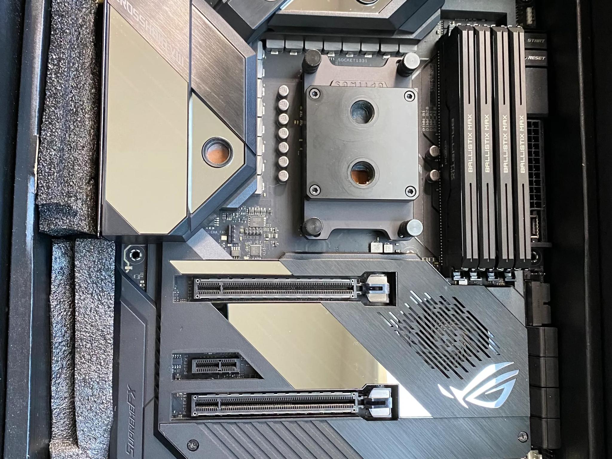 Crosshair viii formula, Ryzen 9 5950x, Crucial ballistix max DDR4 and Optimus Cooling Cpu Block