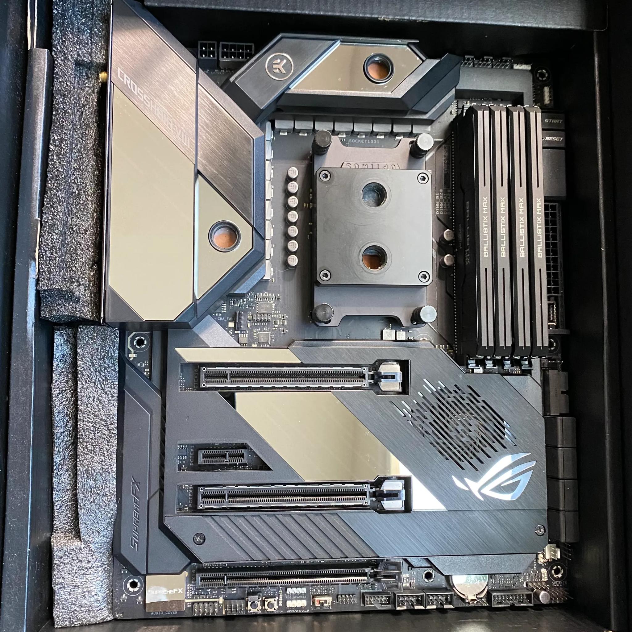 Crosshair viii formula, Ryzen 9 5950x, Crucial ballistix max DDR4 and Optimus Cooling Cpu Block