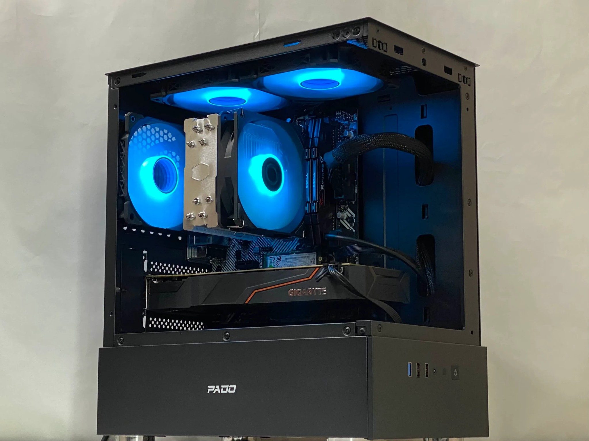 GTX 1080, Ryzen 5 2600, 16GB DDR4, 512GB NVMe SSD, WiFi - Gaming PC
