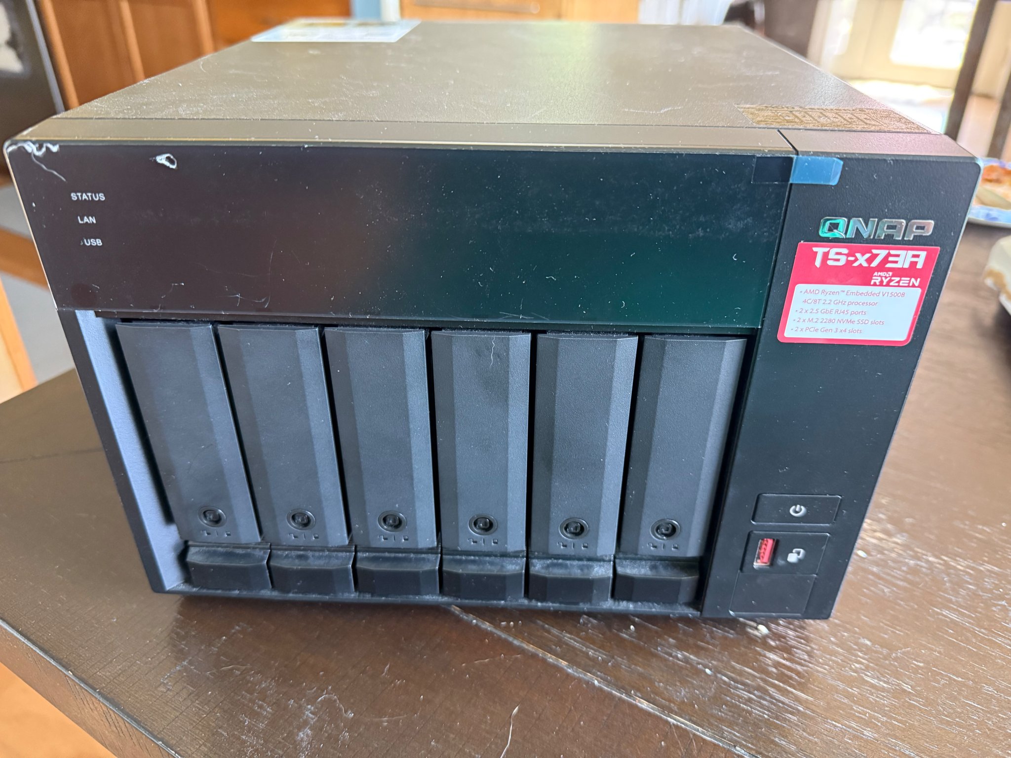 USED NAS QNAP TS-673a (diskless)