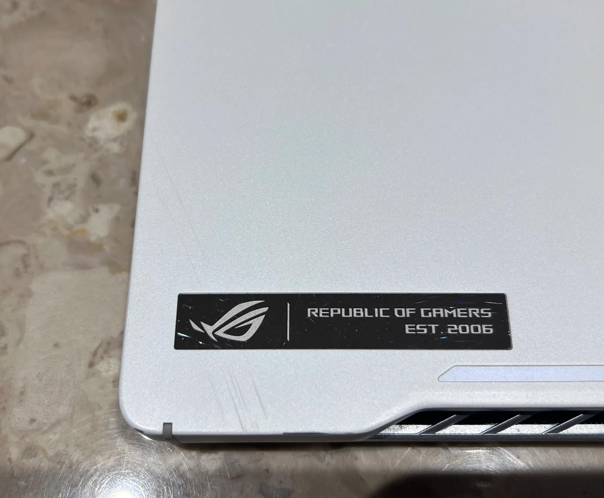 ASUS ROG Zephyrus G14 RTX 2060 Ryzen 9-4900HS 24GB 1TB SSD FullHD 120Hz