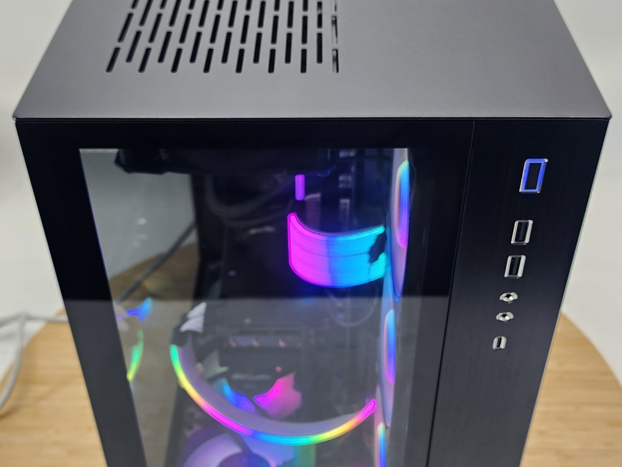 Gaming PC Ryzen 5 7600X3D 32GB RAM 2TB SSD RX 7800 XT 16GB Windows 11 Computer