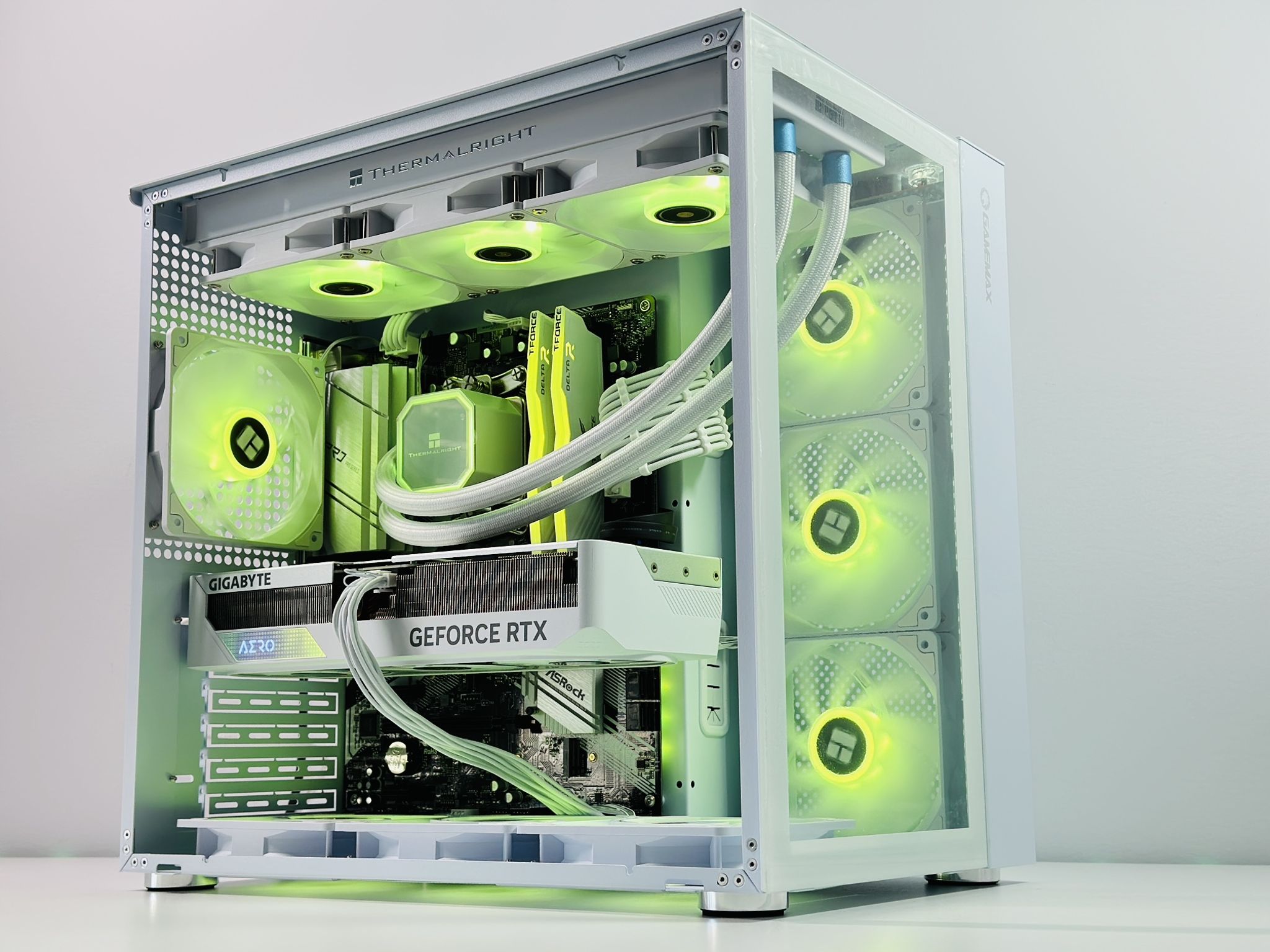 🧊Frozen 🧊Gaming PC❄️Nvidia RTX 4070 12GB❄️Intel 12600KF 10-core❄️32GB DDR4❄️1TB NVME