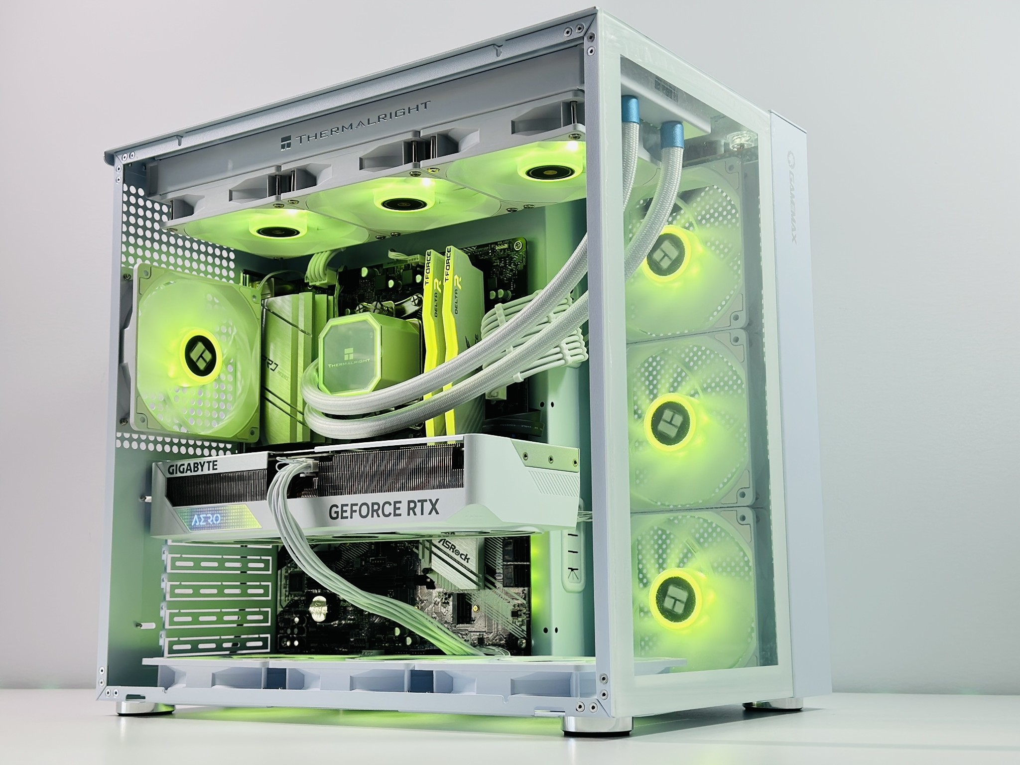 🧊Frozen 🧊Gaming PC❄️Nvidia RTX 4070 12GB❄️Intel 12600KF 10-core❄️32GB DDR4❄️1TB NVME