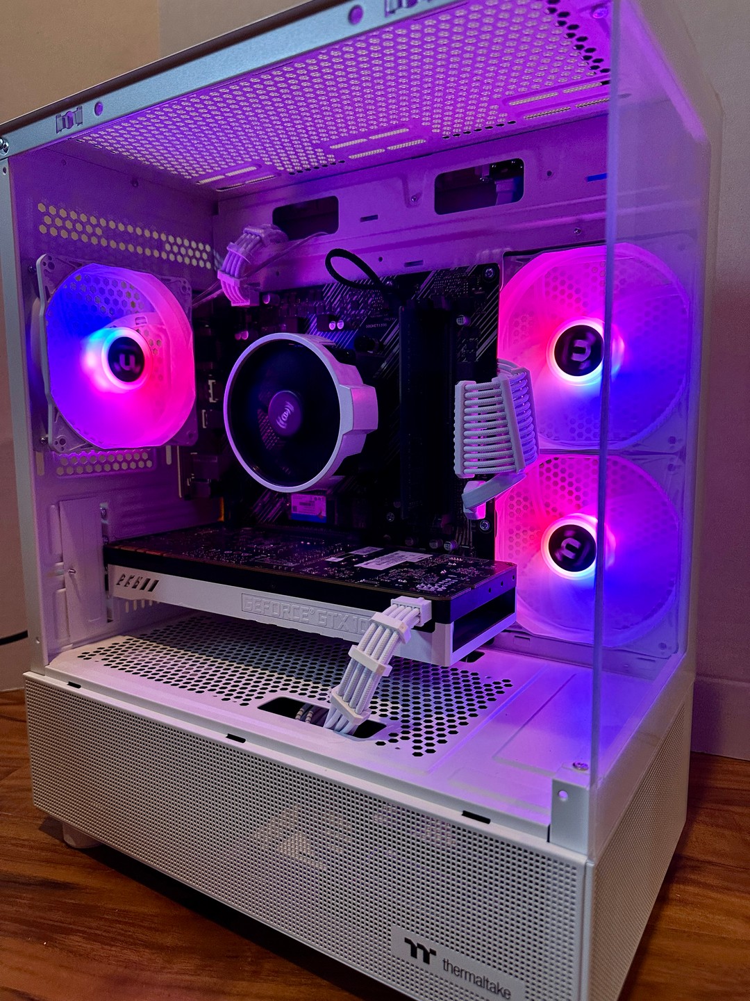 GTX 1070 | Ryzen 5 2600x | 16GB DDR4 | 1.12TB | Win 11 | Office
