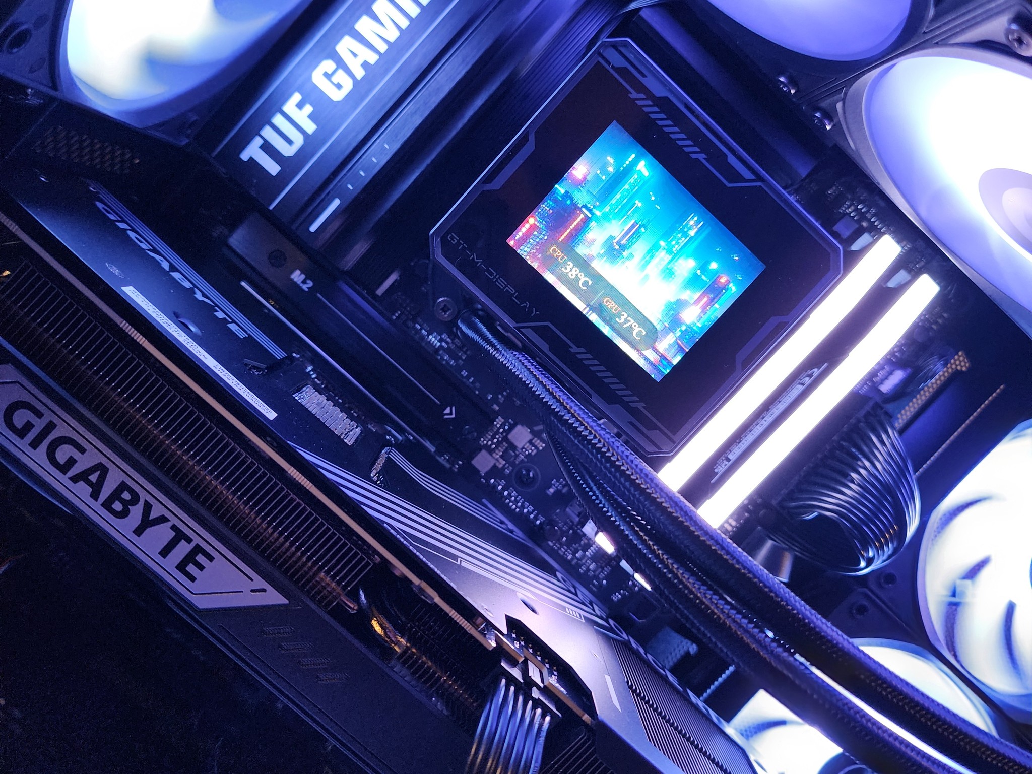 RTX 5080 / Ryzen 9 9900X3D / 32GB DDR5 RAM / 2TB NVMe