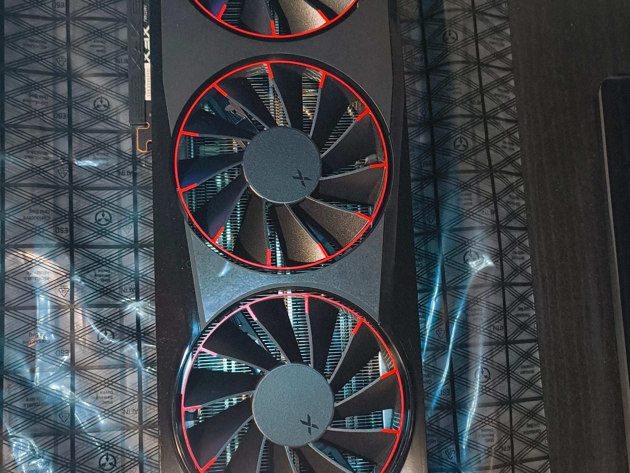 XFX QuickSilver Magnetic Air AMD Radeon RX 9070 XT 16 GB GDDR6 Pro Gaming