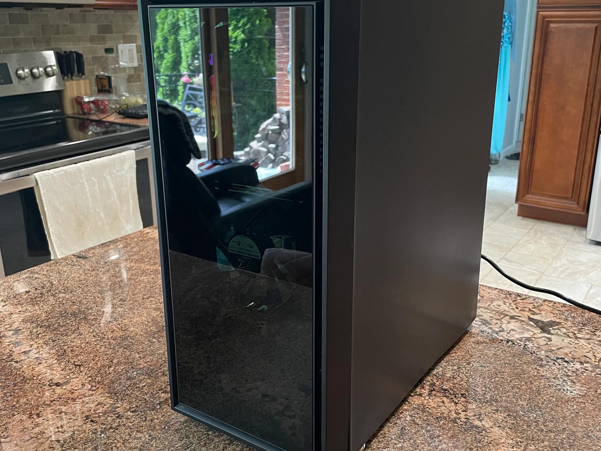 Funz Px - RTX 2070 Super // Ryzen 5 3600 // 32GB RAM // 2TB M.2 SSD
