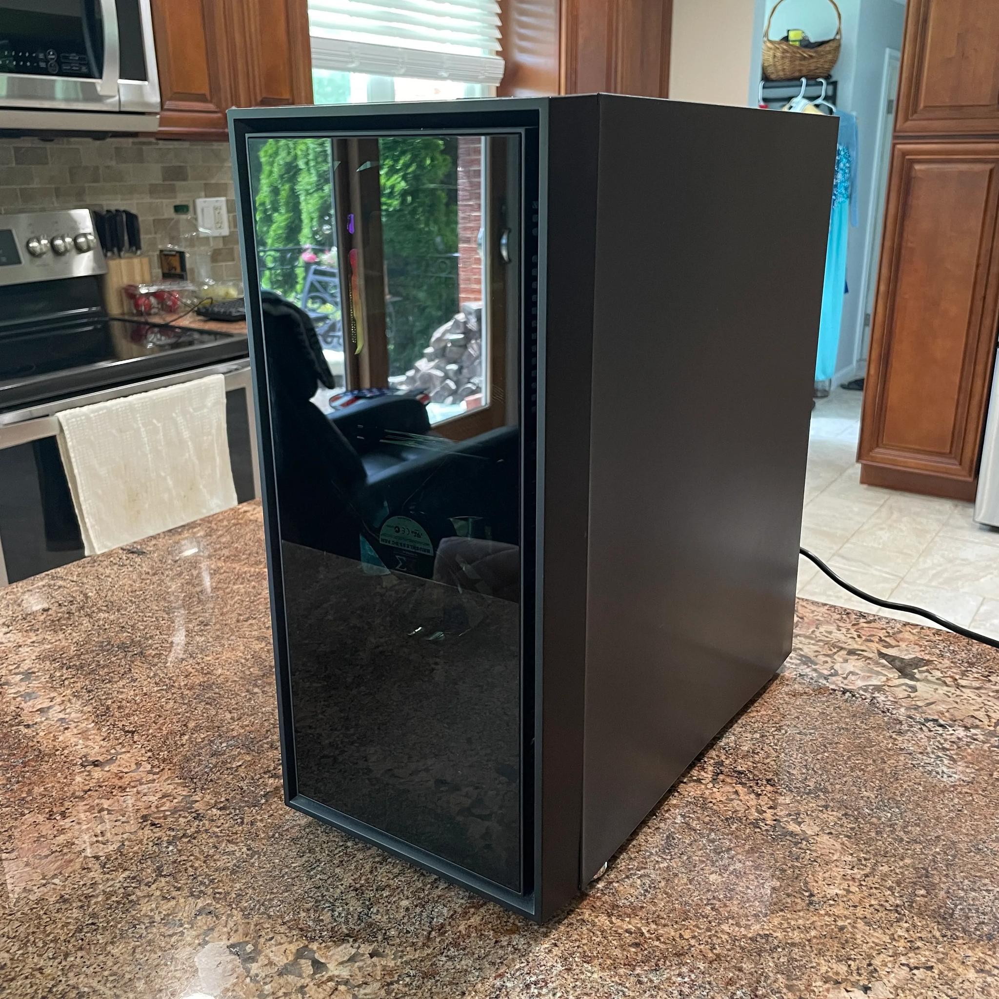 Funz Px - RTX 2070 Super // Ryzen 5 3600 // 32GB RAM // 2TB M.2 SSD