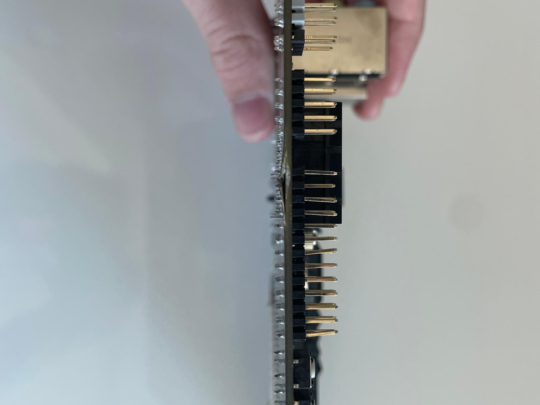 GIGABYTE B660M DS3H DD4- FOR PARTS