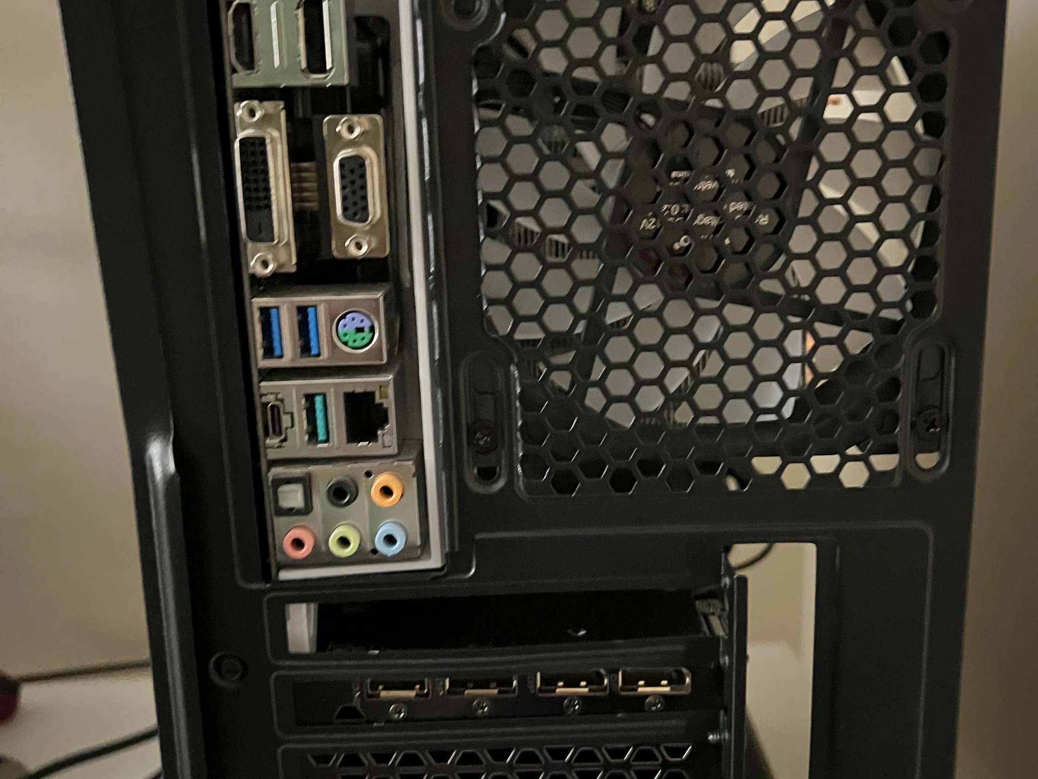 Gaming pc | Rx5700xt 8gb | i7 6700k 4.0ghz |16gb ddr4 3000mhz 1080p/1440p Performance mid-ranged