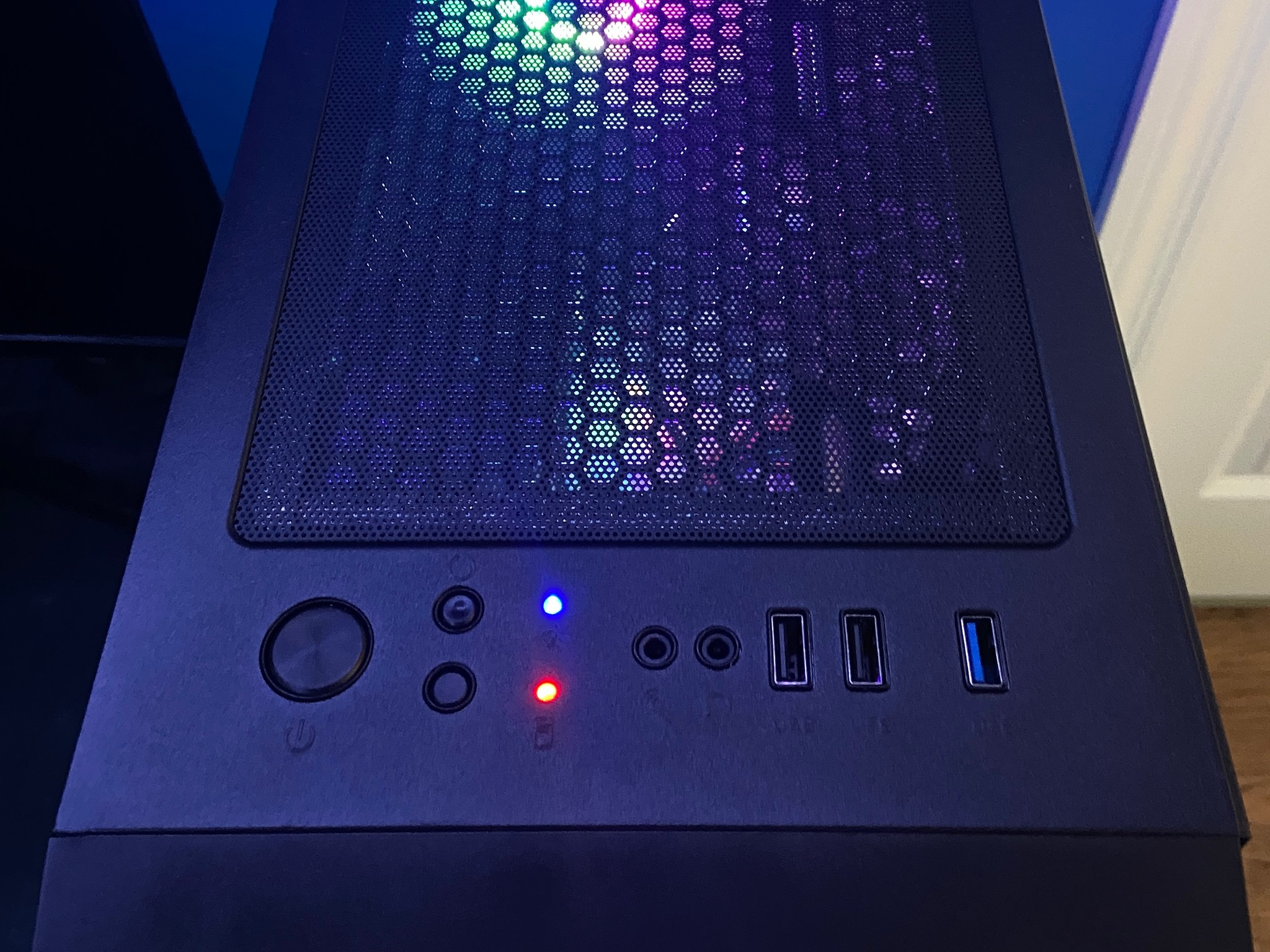 The Budget BEAST Gaming PC (i3 7100, R9 280x)