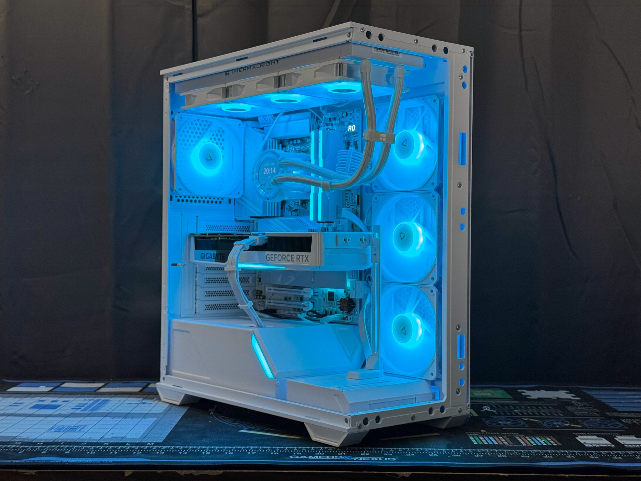 Polaria - Ryzen 7 9800X3D, RTX 5070Ti 16GB, 32GB DDR5, 2TB SSD, Wifi