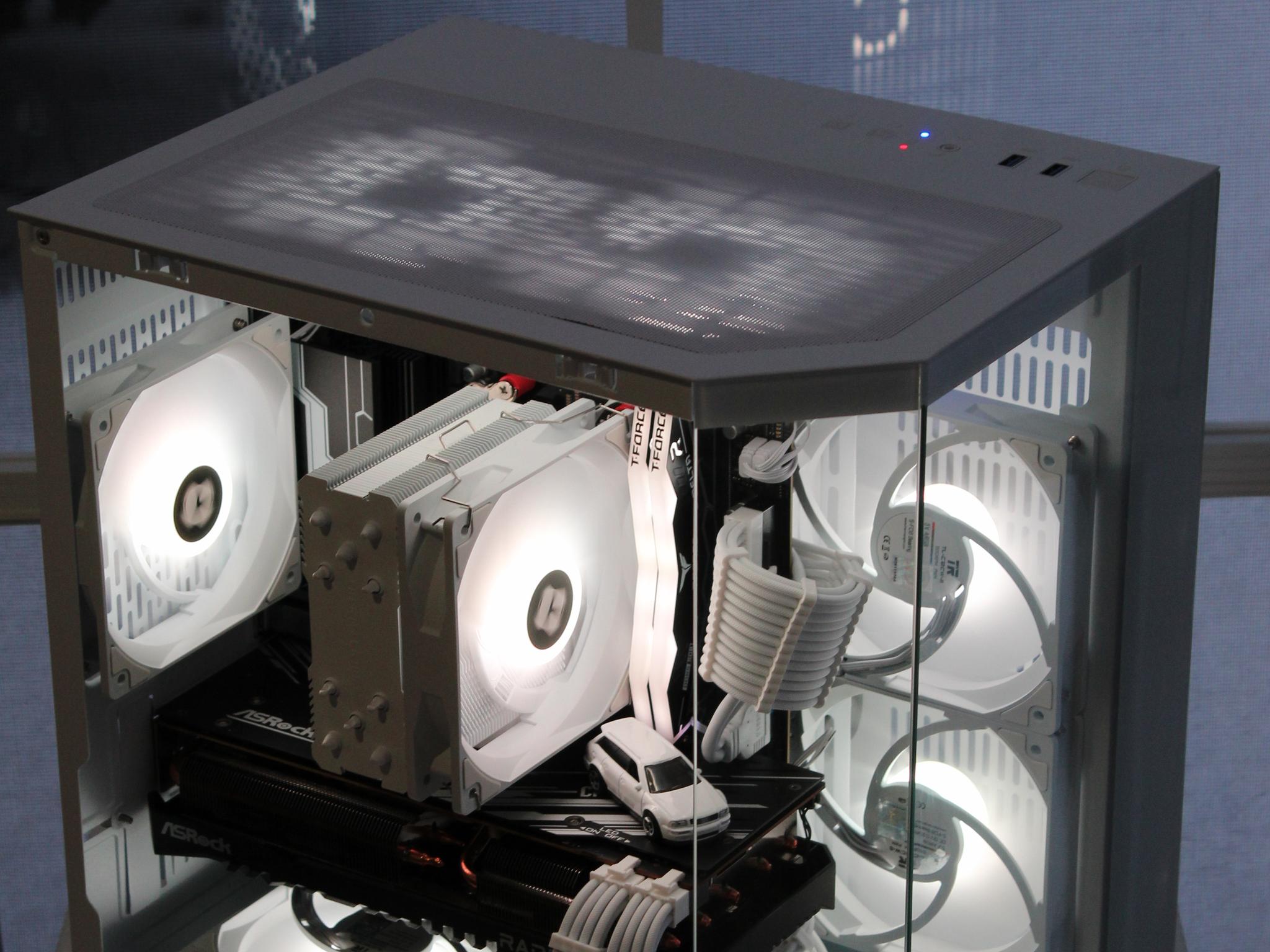 RX 7800XT 16GB+Ryzen 7 8700F | Premium All-White Gaming PC