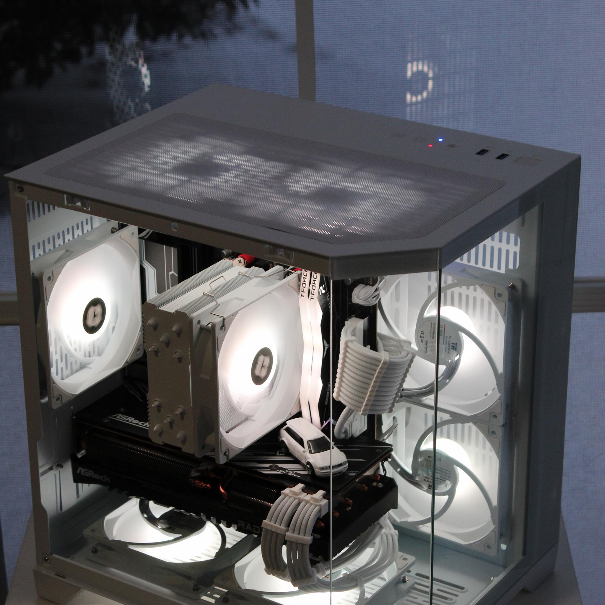 RX 7800XT 16GB+Ryzen 7 8700F | Premium All-White Gaming PC
