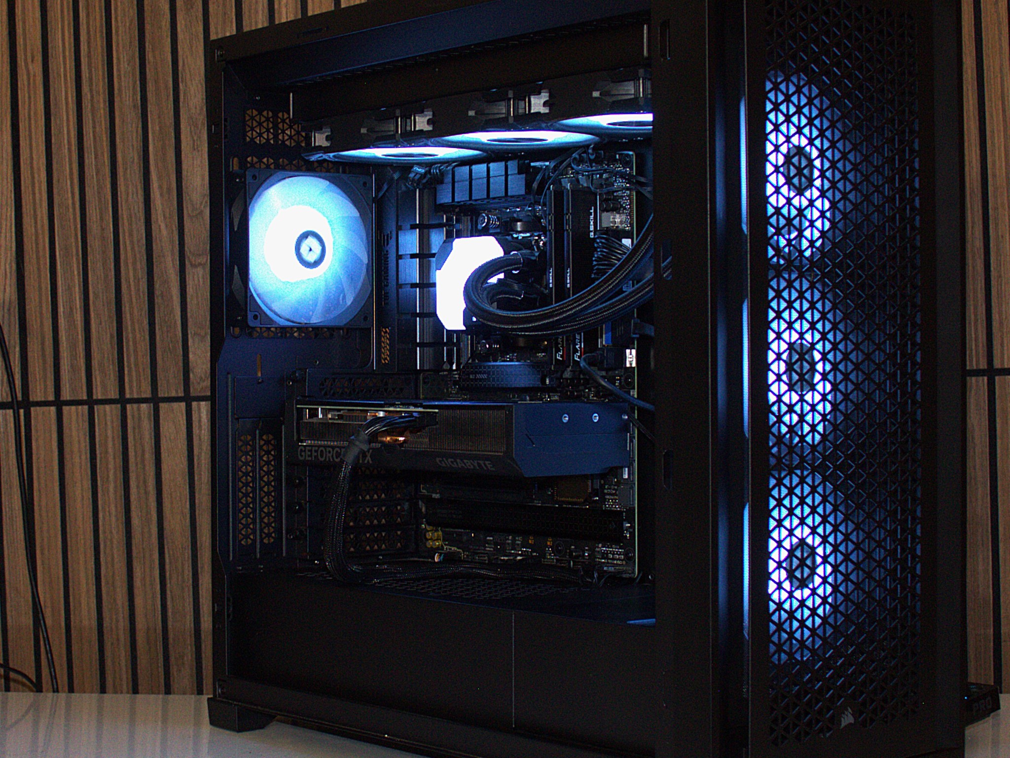 RTX 4070TI SUPER | Ryzen 9 7900x | 32GB DDR5 | 1TB NVME | GOLD PSU | Windows 11 | WIFI
