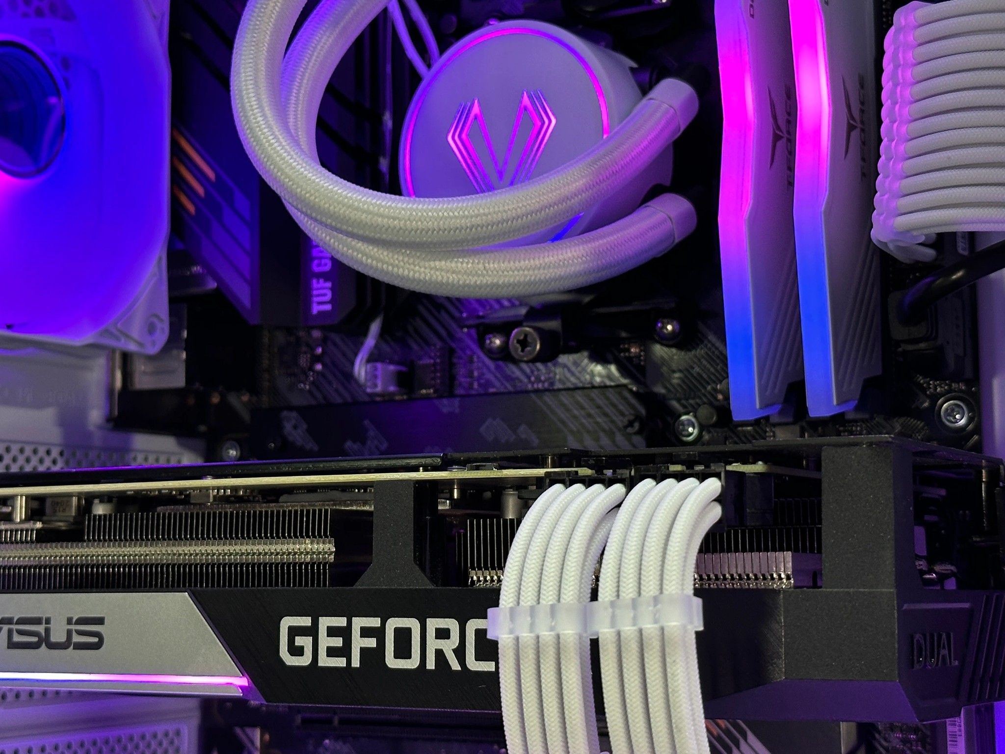 🧊❄️Arctic❄️🧊 RTX 3070 / AMD R5 5600X3D / 1TB NVME / 32GB Ram / 360 AIO Watercooled / WIFI / WIN11