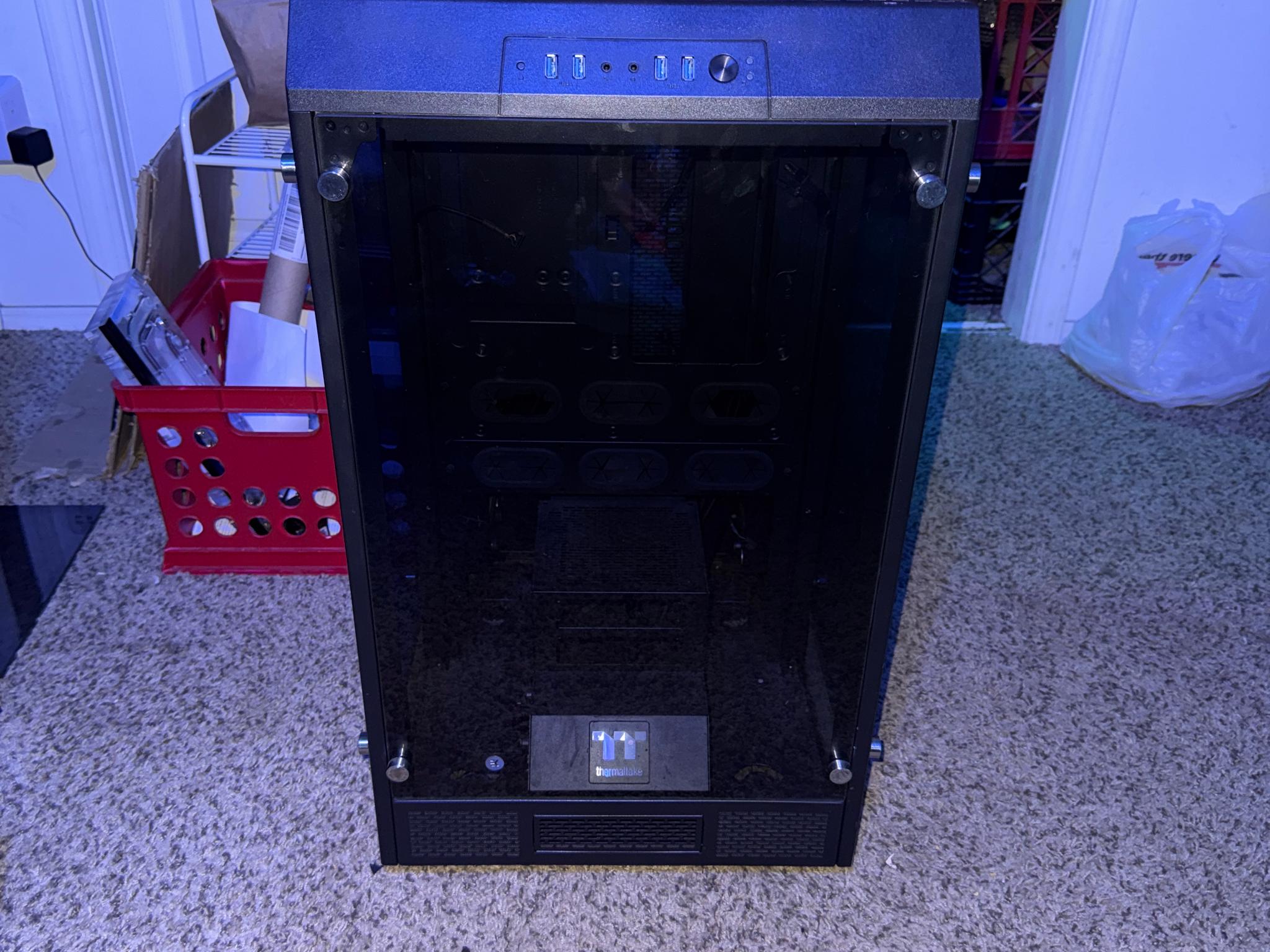 Thermaltake View 900 - Black