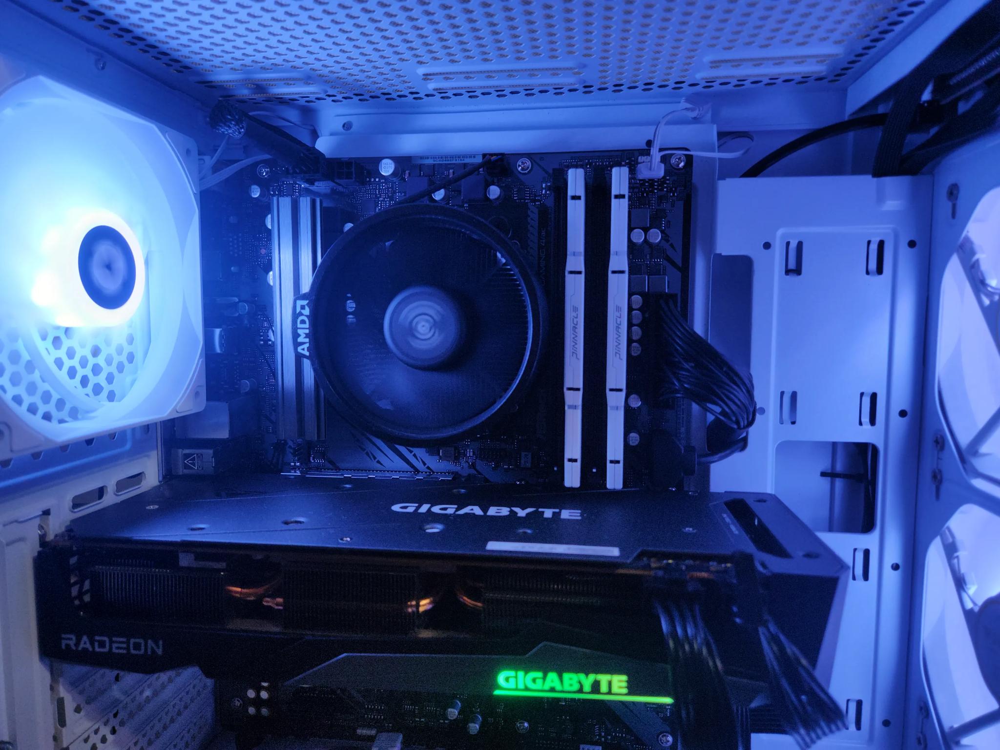 1440p II RX 6750 XT II Ryzen 5 II 32GB Ram II 1TB NVME SSD II WIFI 5