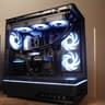 🤍ARCTIC🤍 PRICE TO PERFORMANCE 💪 1440p/1080p MACHINE  🧡RX 9060XT 16GB 🧡 Ryzen 5 7600x3d DDR5 PC