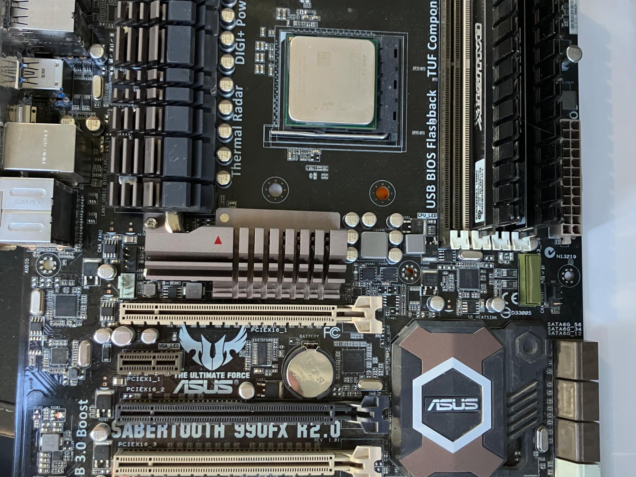 Sabertooth 990fx r2.0 am3+